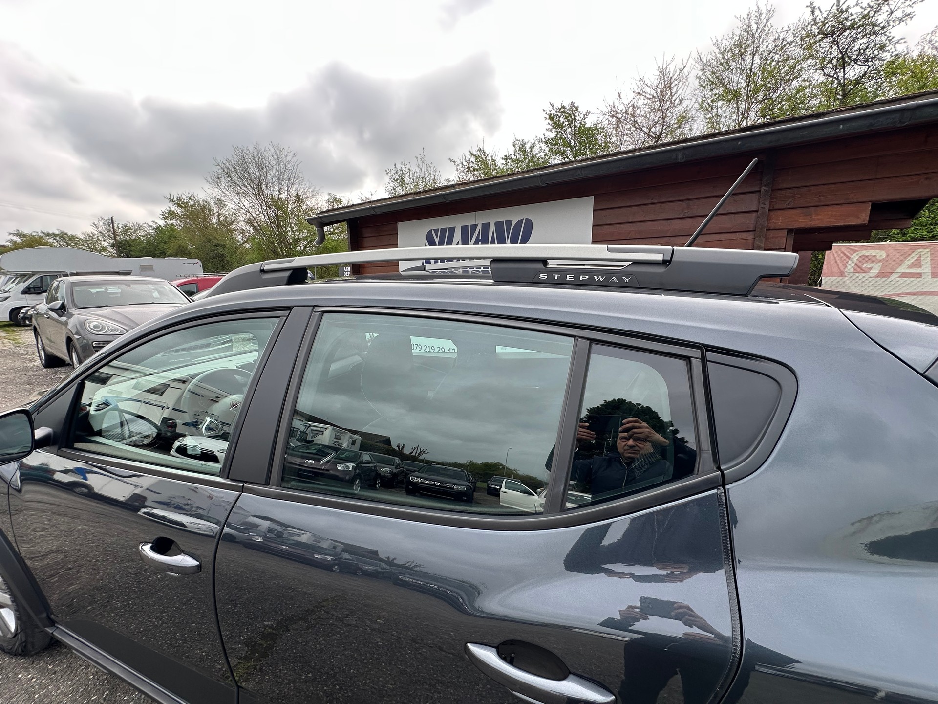 DACIA Sandero Stepway TCe 90 Comfort CVT-image-23