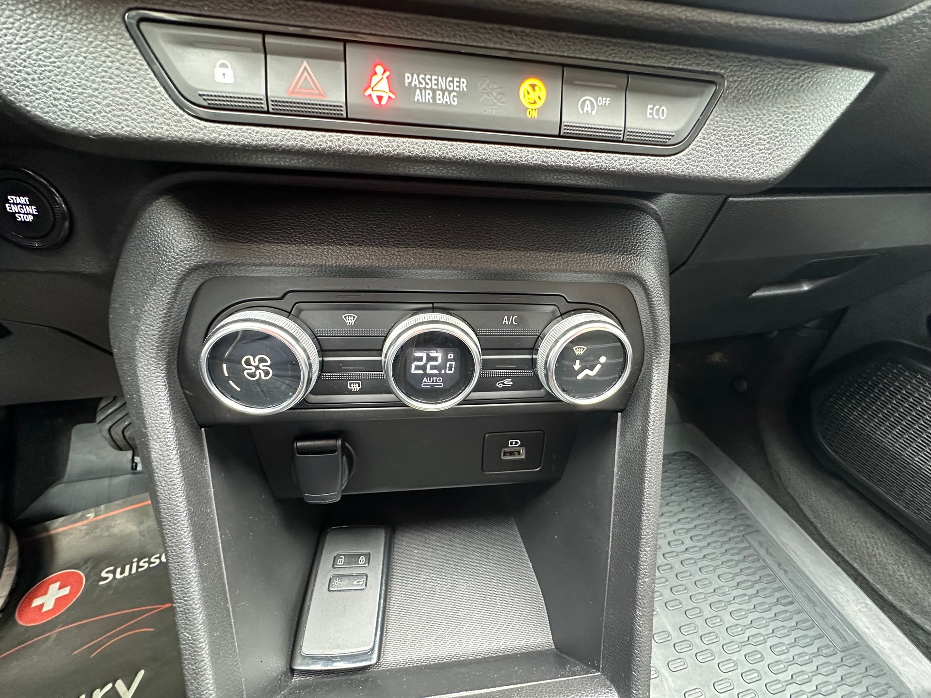 DACIA Sandero Stepway TCe 90 Comfort CVT-image-17