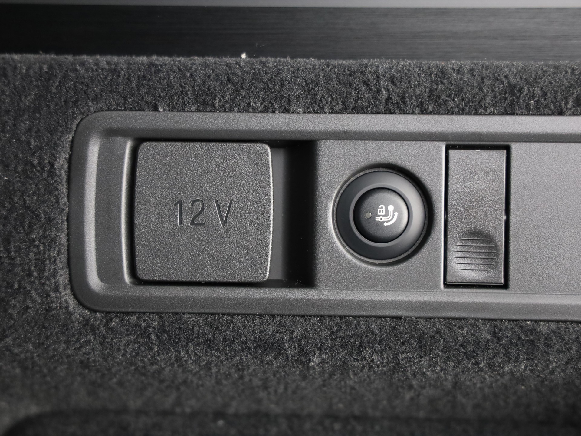 BMW X5 M60i xDrive-image-8