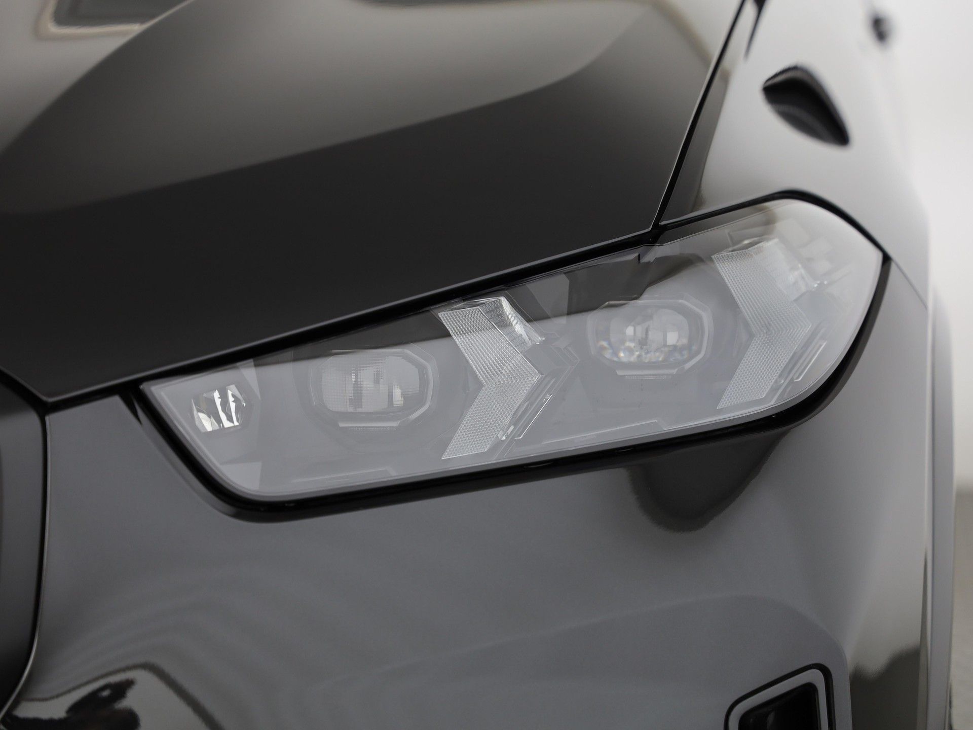 BMW X5 M60i xDrive-image-5