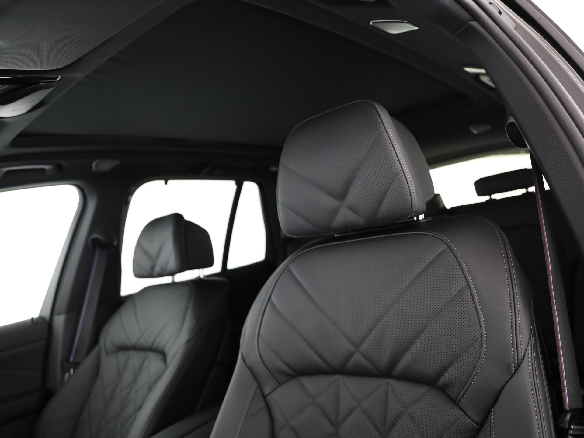 BMW X5 M60i xDrive-image-15