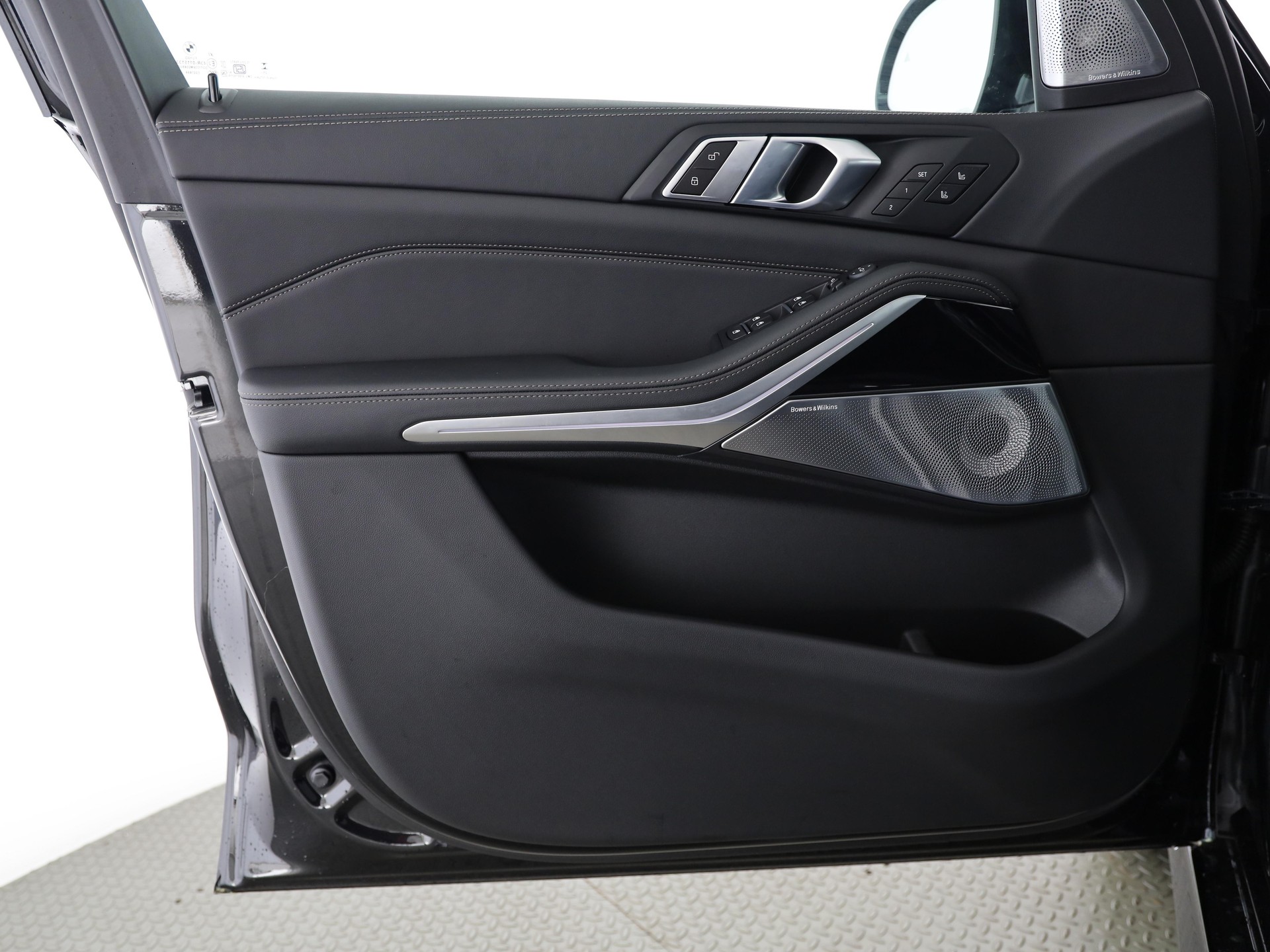 BMW X5 M60i xDrive-image-10