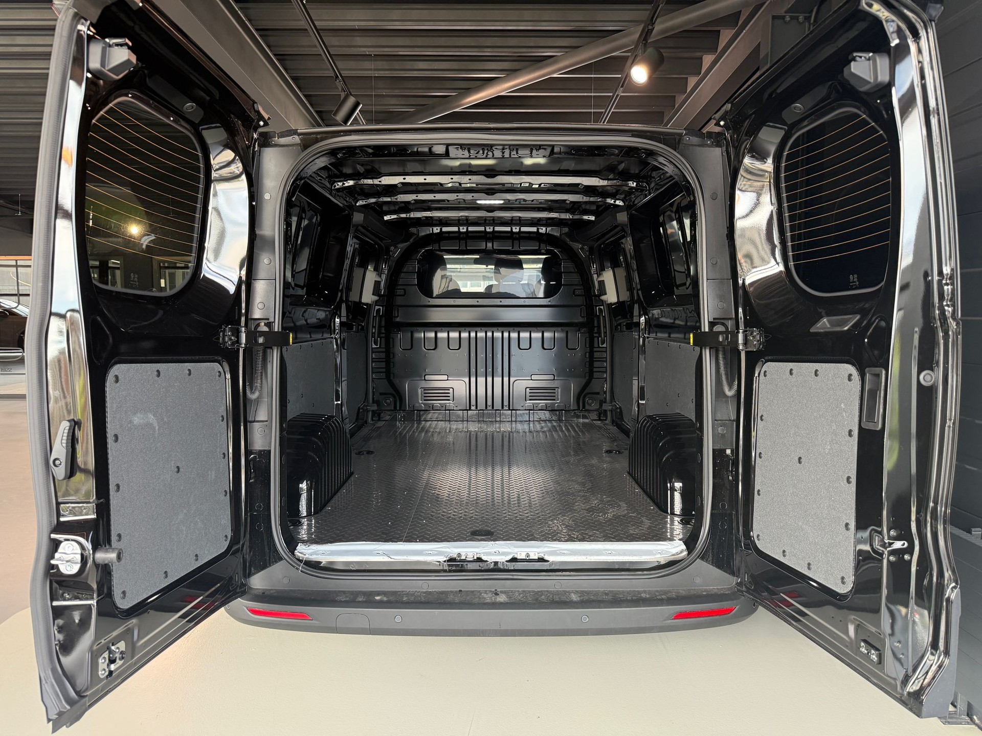 MAXUS Deliver 7 2.0D L2-image-19