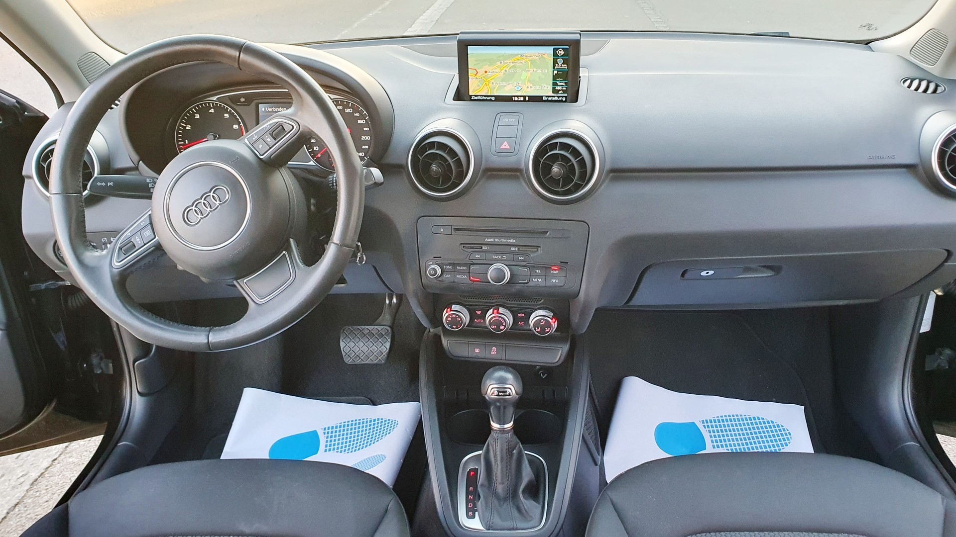 AUDI A1 Sportback 1.4 TFSI Attraction S-tronic-image-1