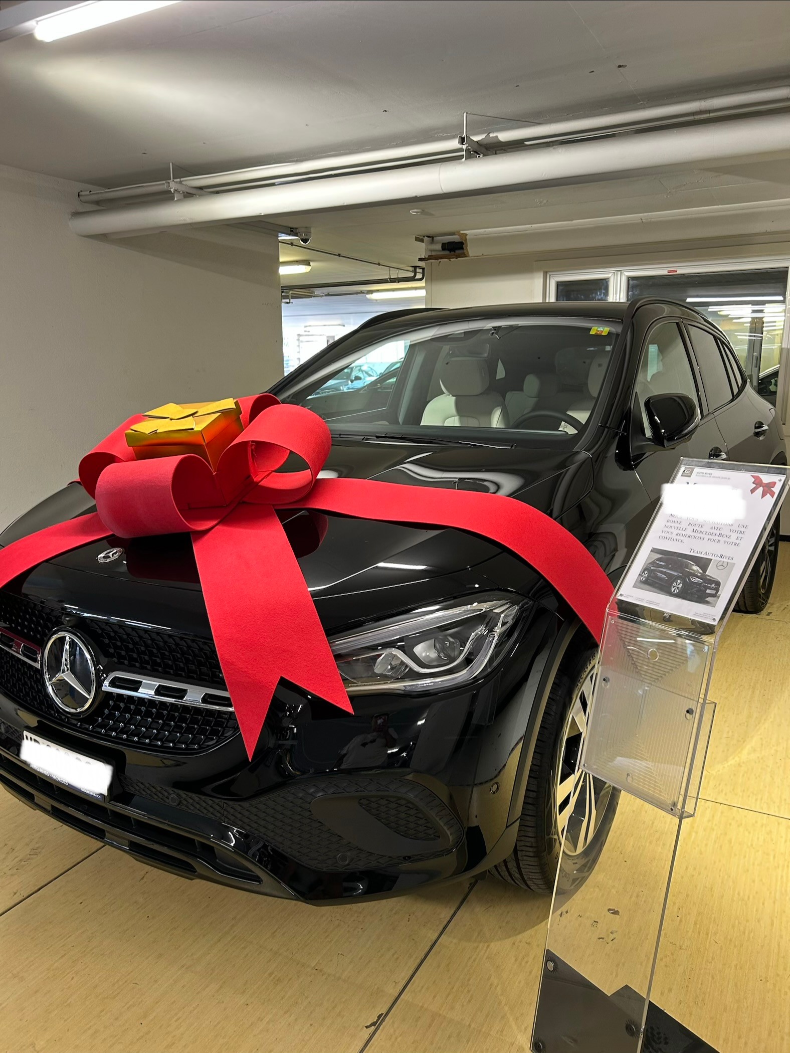 MERCEDES-BENZ GLA 180 Style 7G-DCT-image-1