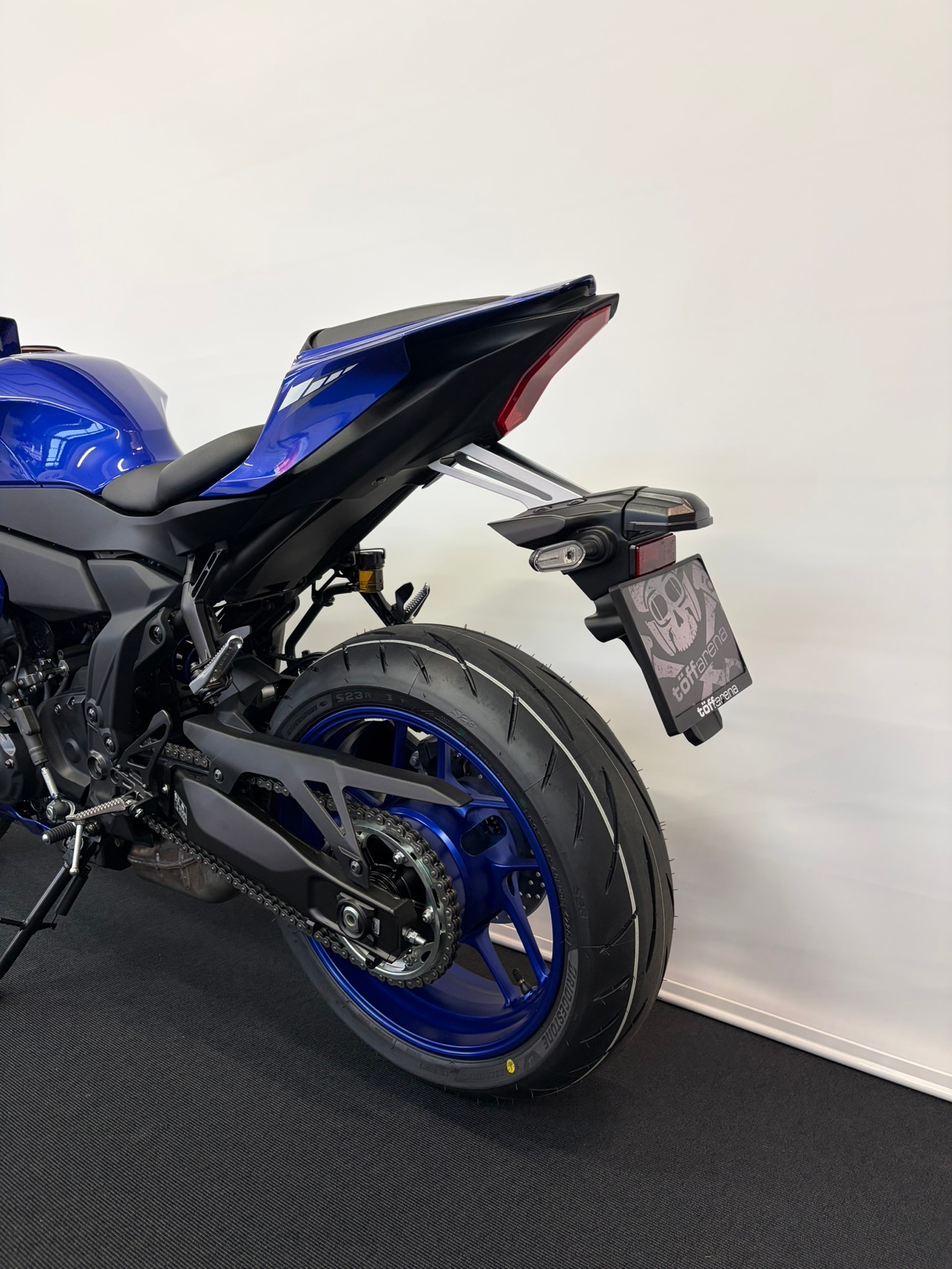 YAMAHA R7 (35KW) 2026-showroom-element-3