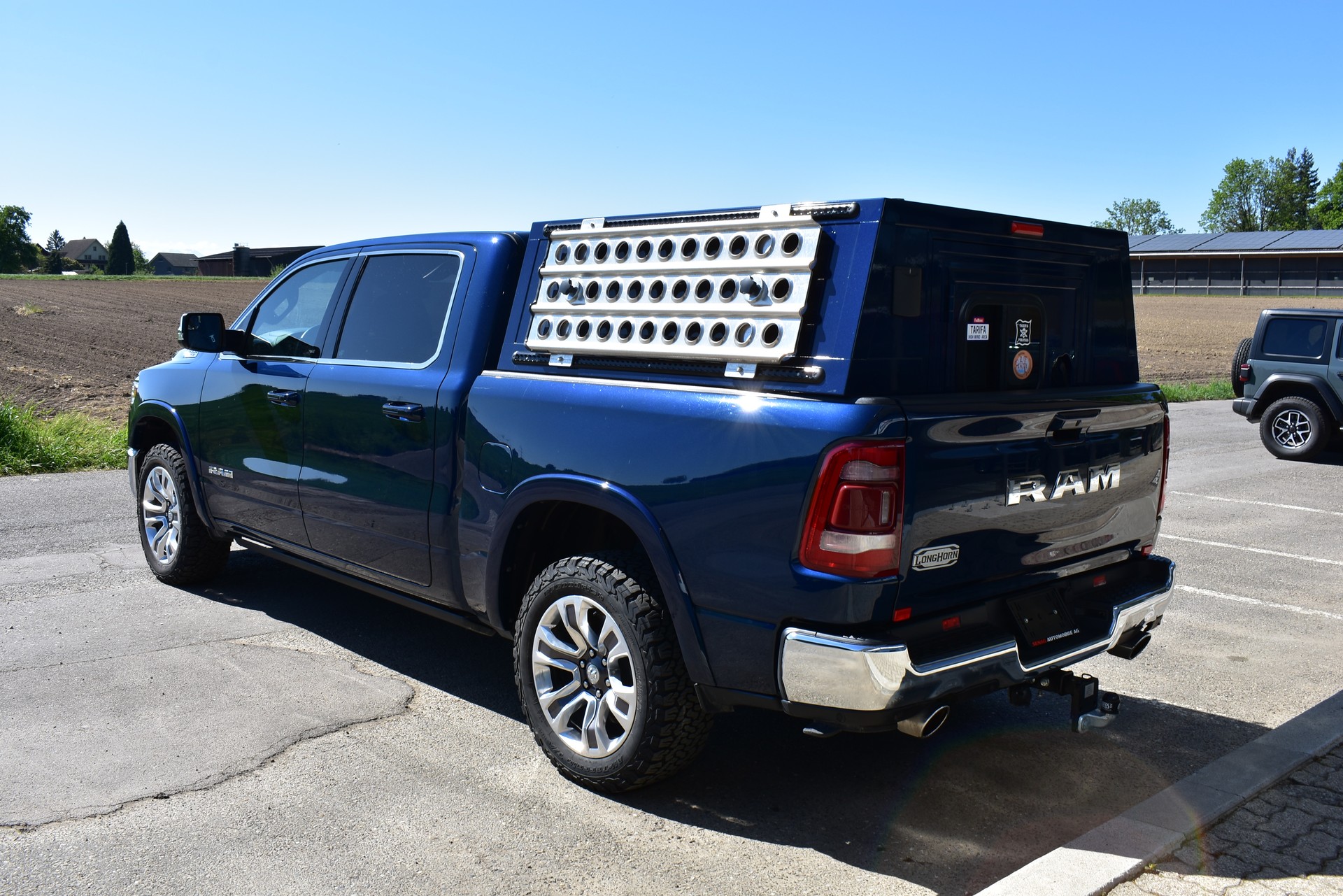 DODGE Ram 1500 Longhorn-image-4