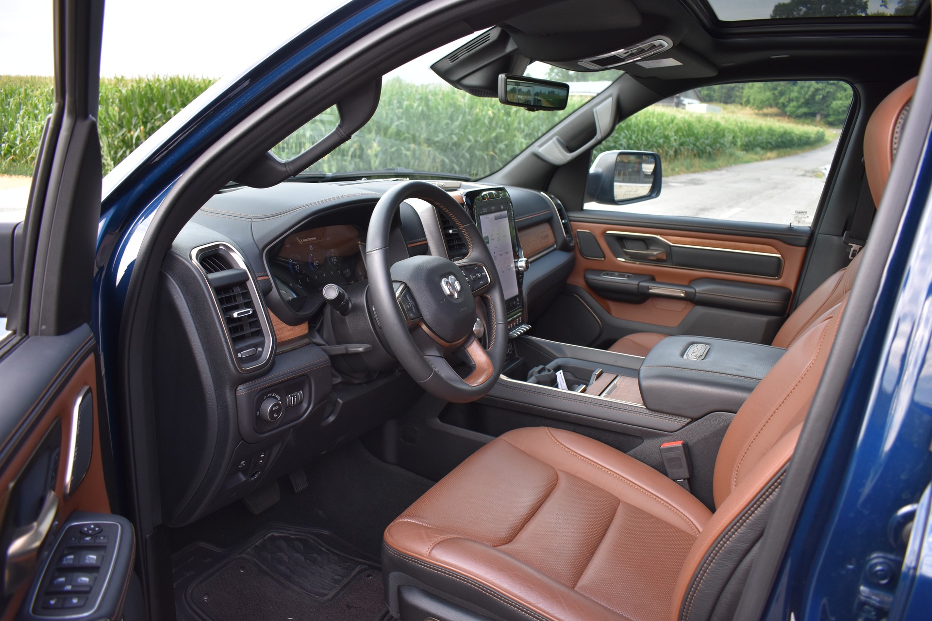DODGE Ram 1500 Longhorn-image-9