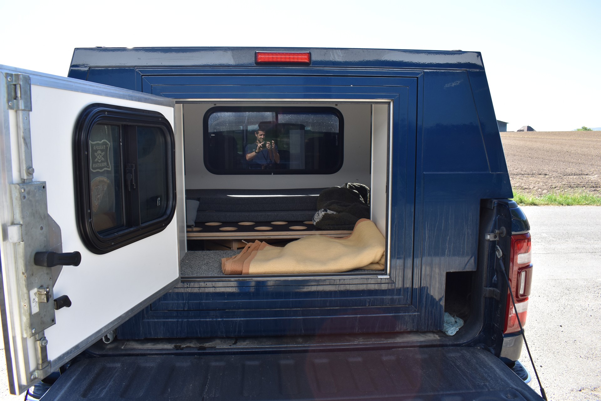 DODGE Ram 1500 Longhorn-image-7