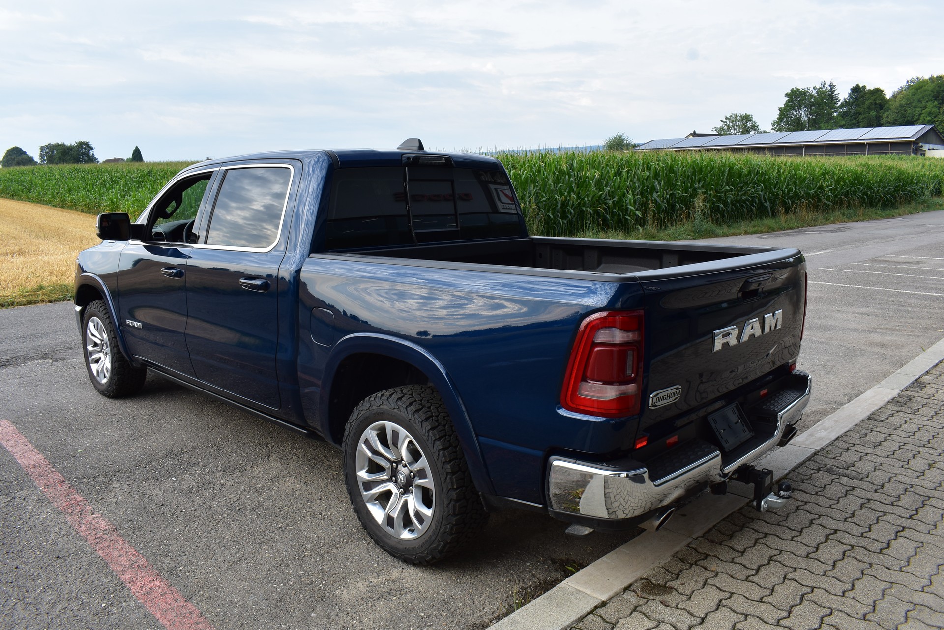 DODGE Ram 1500 Longhorn-image-6
