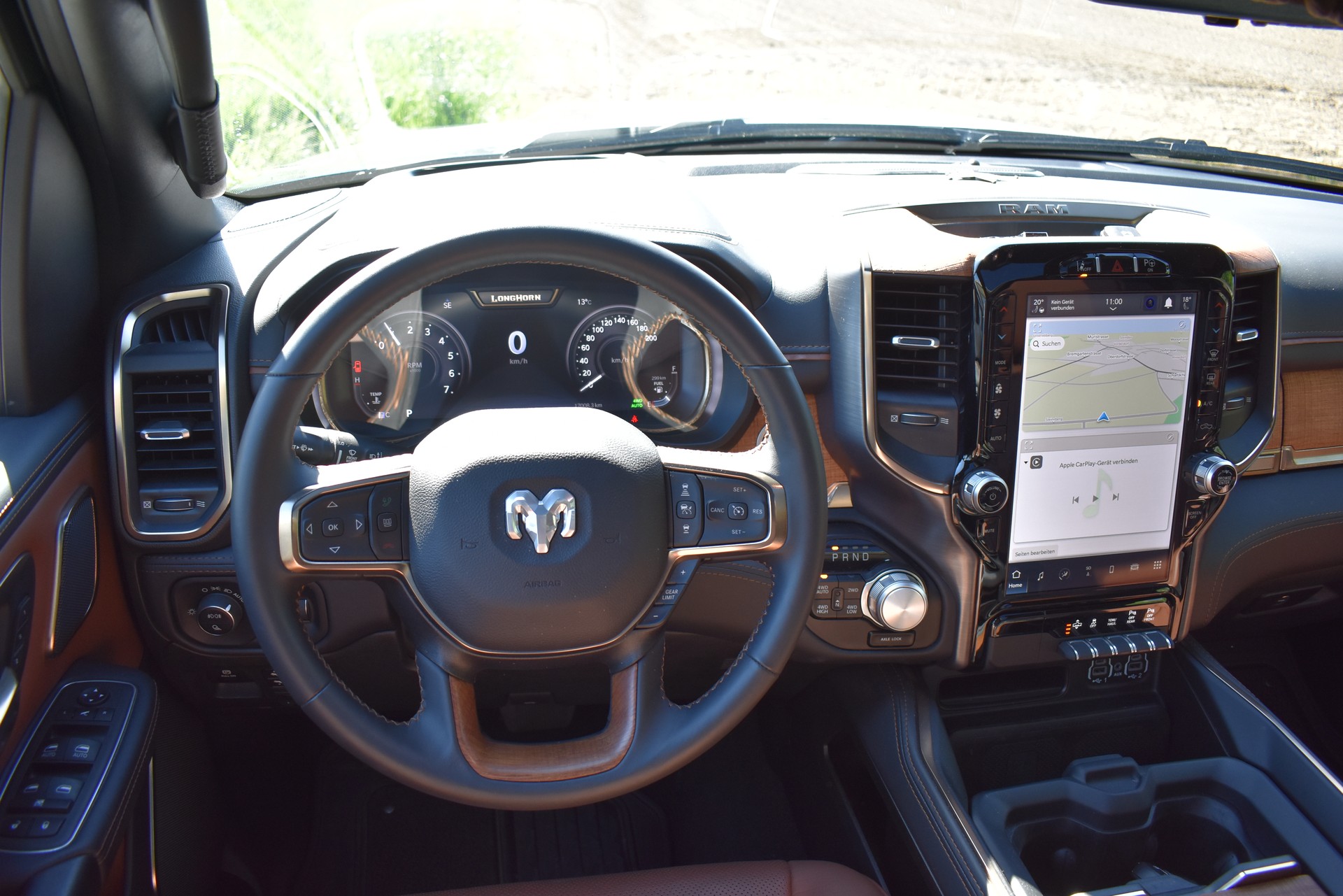 DODGE Ram 1500 Longhorn-image-9