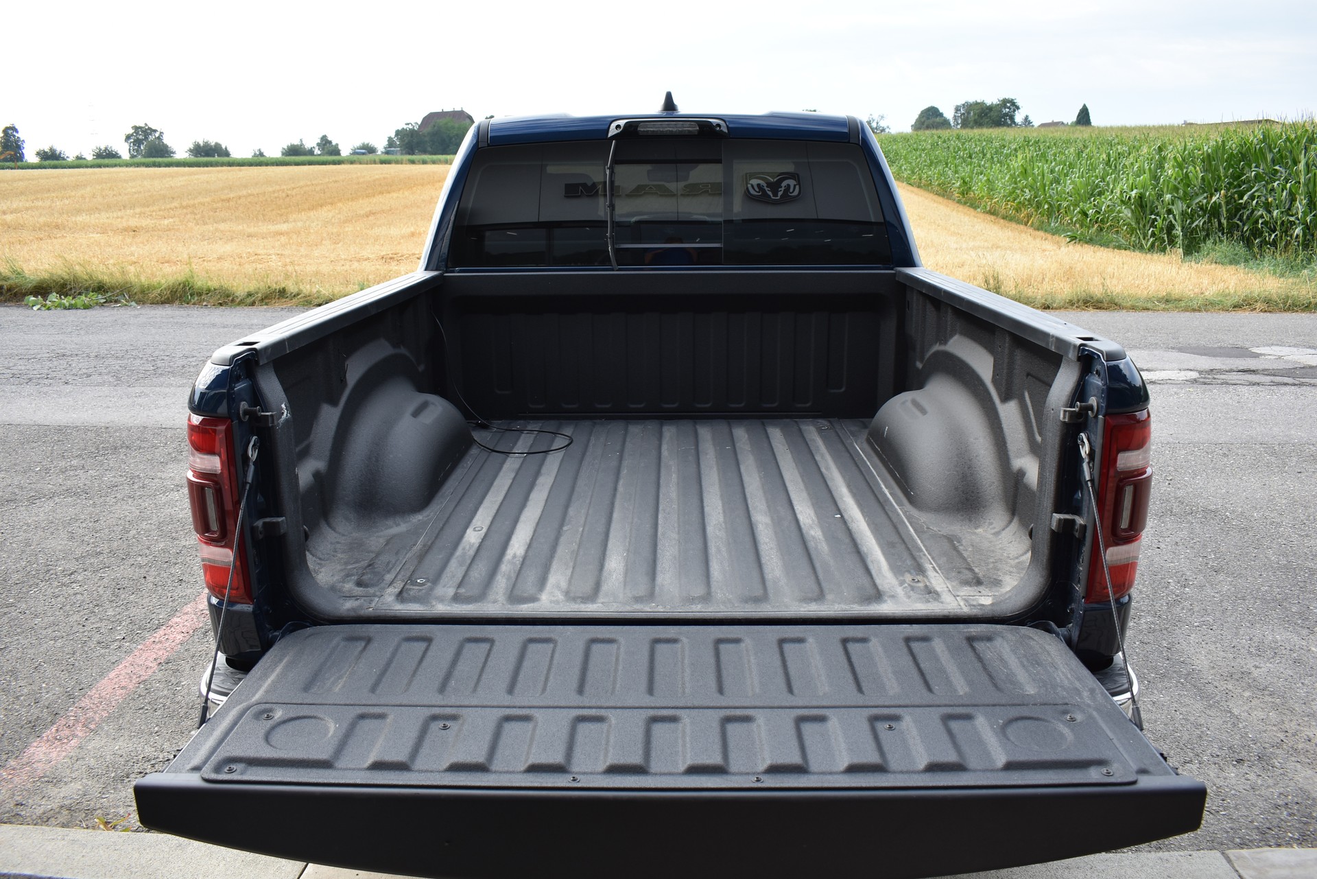 DODGE Ram 1500 Longhorn-image-5