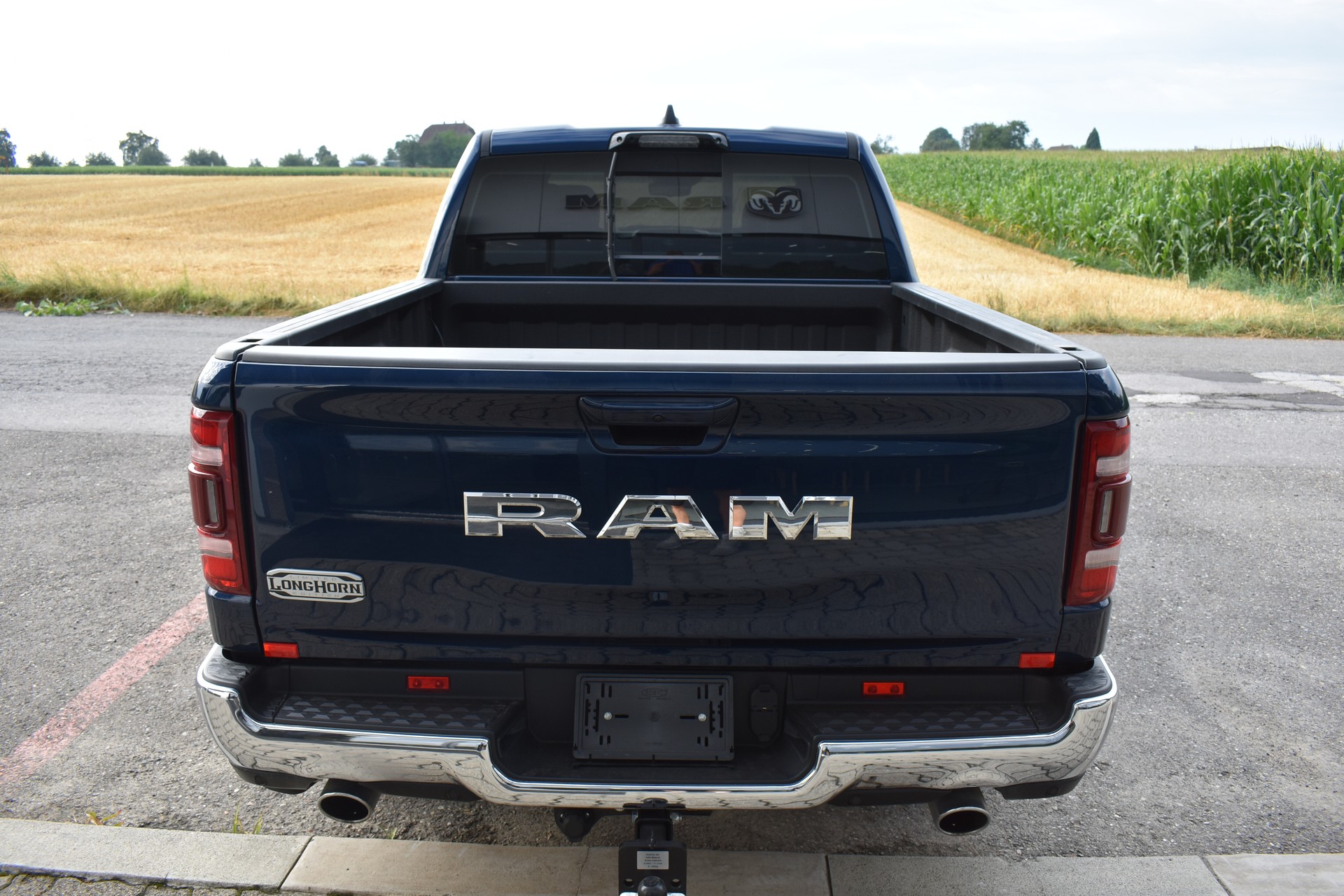 DODGE Ram 1500 Longhorn-image-4