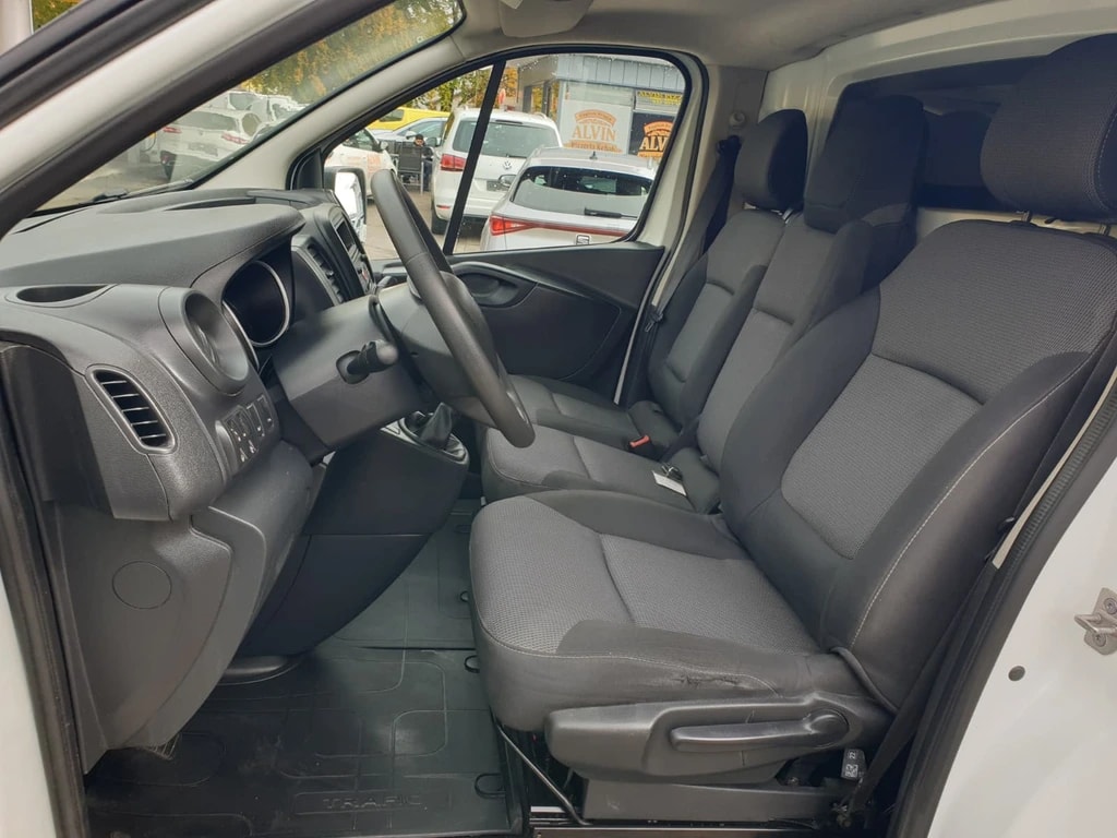 RENAULT Trafic 2.0 dCi 120 3.0t Business L2H1 ** L2 H1 ** Klimaanlage ** 3-Plätzer ** Werkstatt-Einrichtung Holz ** Frisch Ab MFK **-image-10