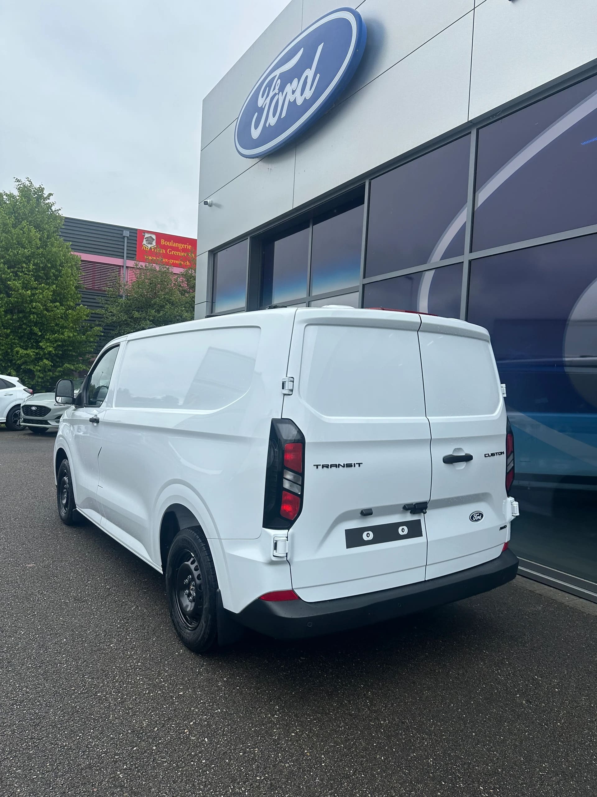 FORD Transit Custom Van 320 L1 2.0 EcoBl Trend/136CV/4x4 Aut.-image-3