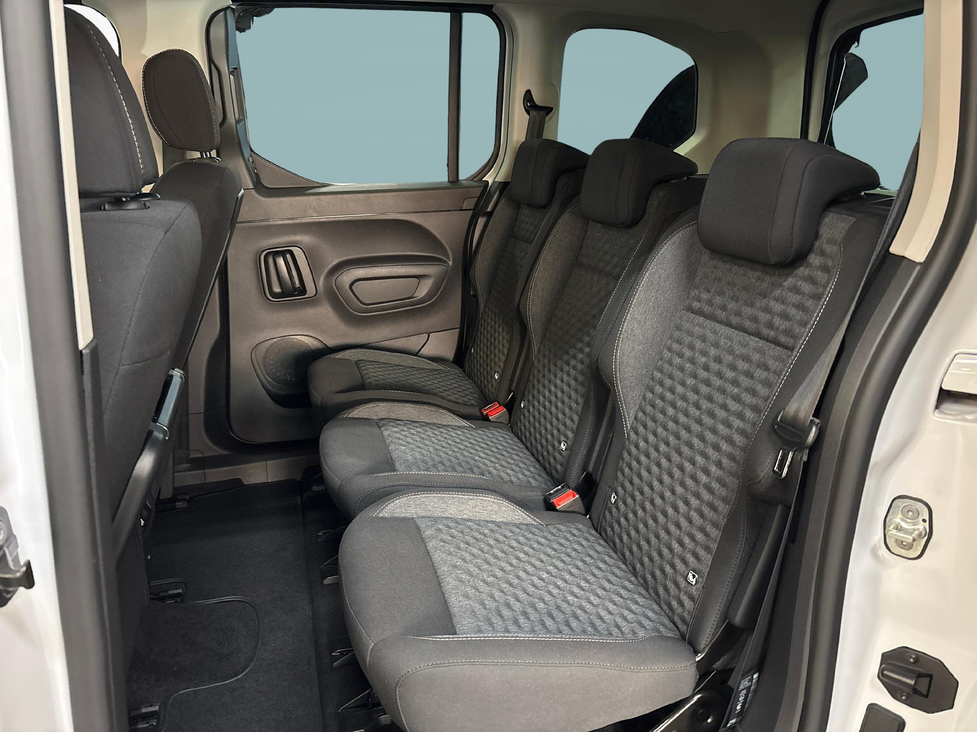 PEUGEOT Rifter 1.5 BlueHDi 130 GT-image-11
