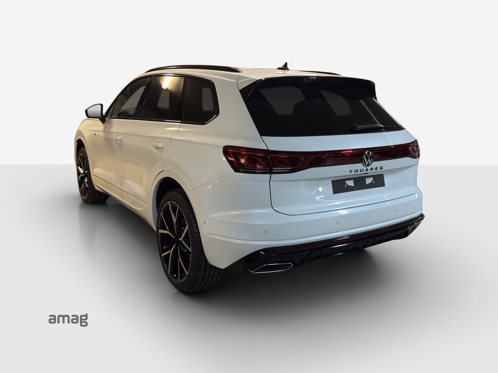 VW Touareg 3.0 TDI R-Line Final Edition Tiptronic-image-2