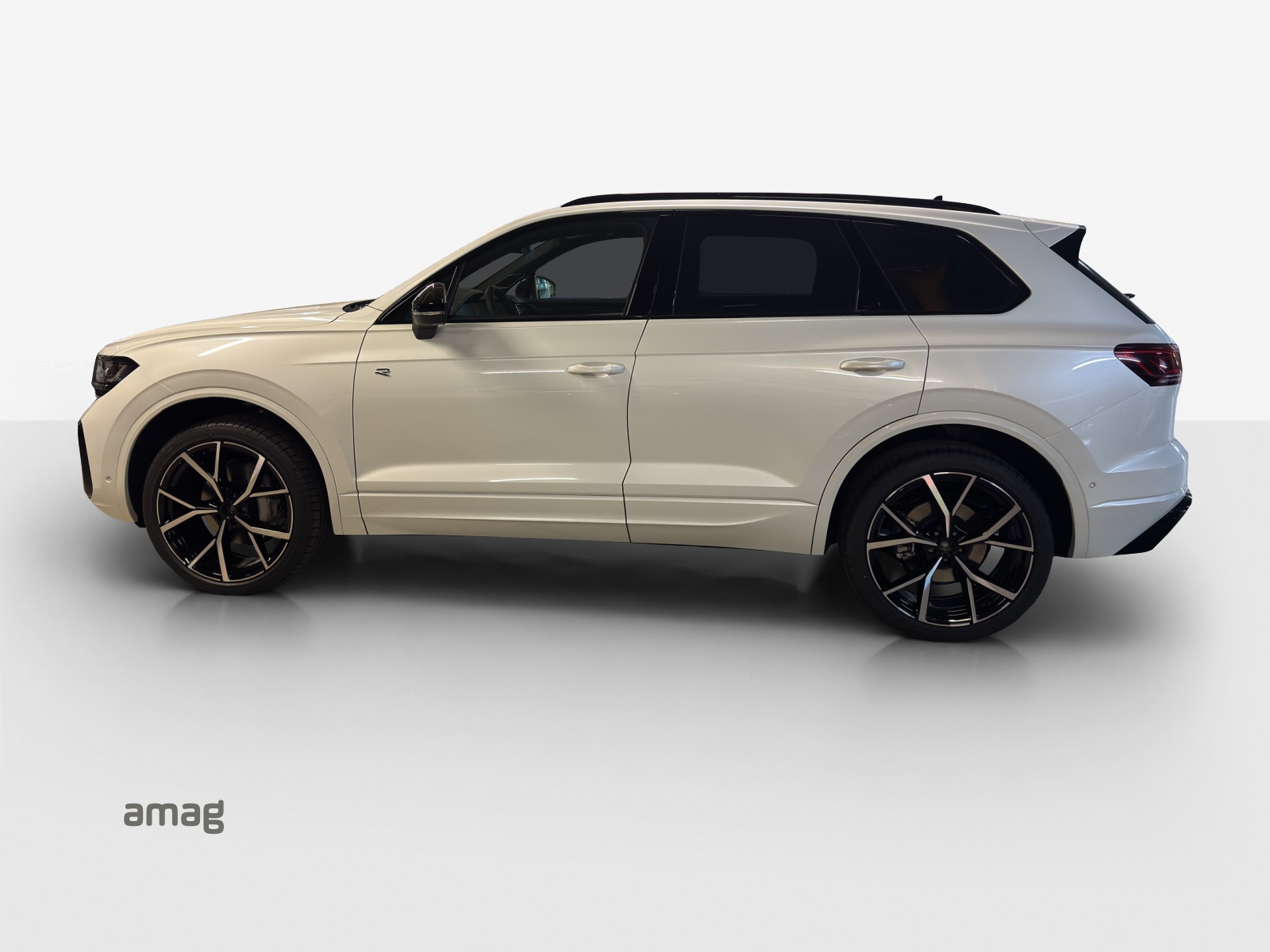 VW Touareg 3.0 TDI R-Line Final Edition Tiptronic-image-1