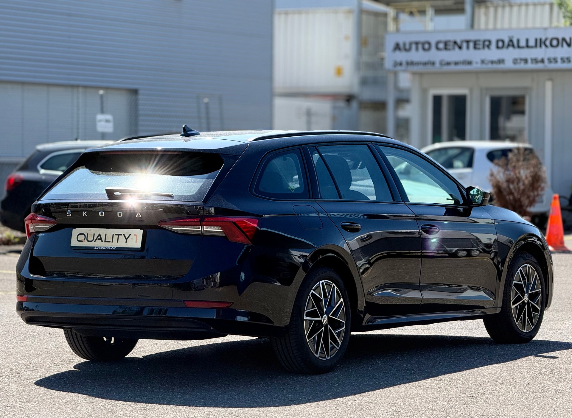 SKODA Octavia Combi 1.5 TSI G-Tec DSG Style-image-12