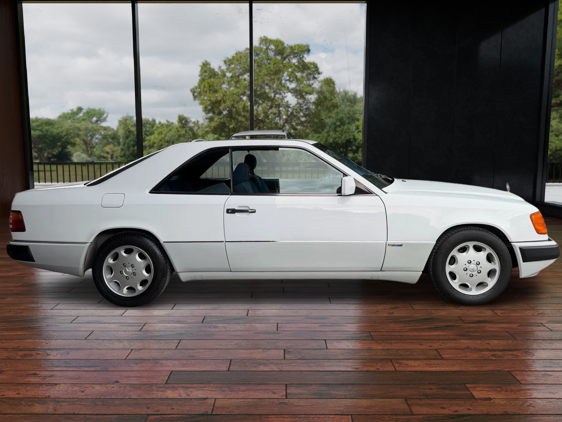 MERCEDES-BENZ 300 CE-image-6