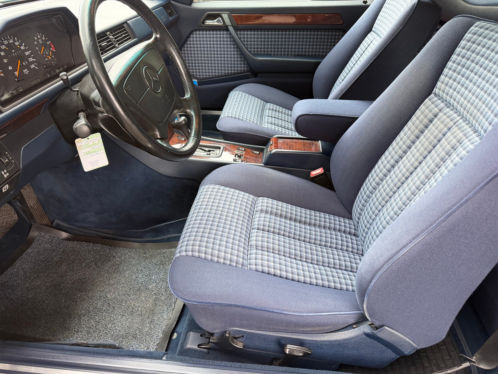 MERCEDES-BENZ 300 CE-image-8
