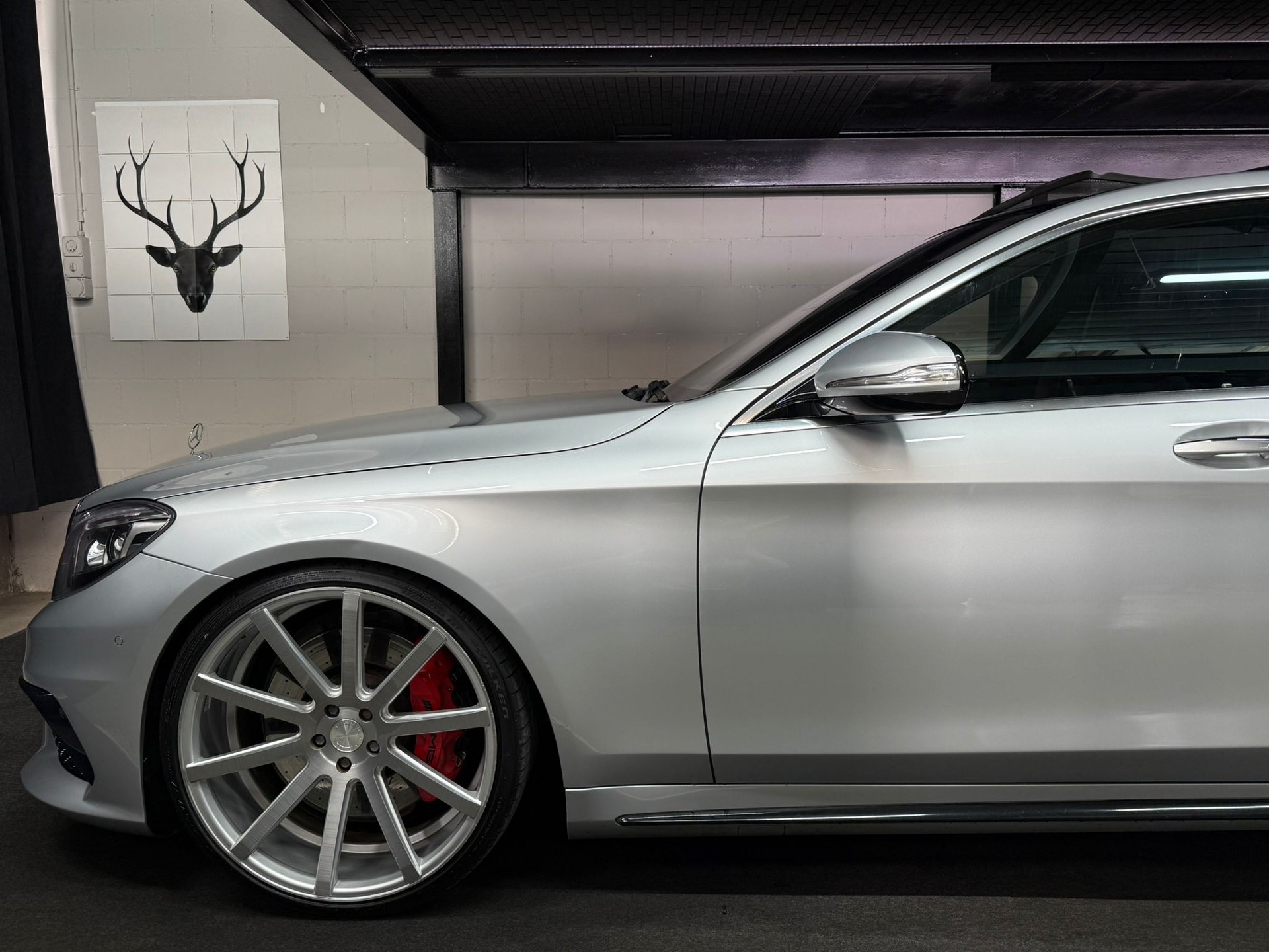 MERCEDES-BENZ S 63 AMG L 4Matic Speedshift MCT / AB MFK / CARBON / PANORAMADACH / BURMESTER / 22’’ Zoll / IWC / Alcantara Dachhimmel-image-8
