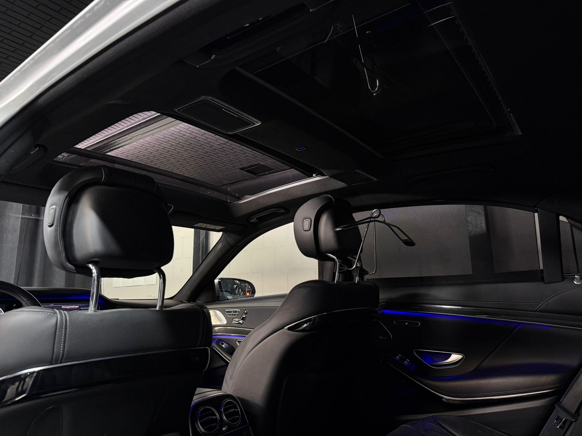 MERCEDES-BENZ S 63 AMG L 4Matic Speedshift MCT / AB MFK / CARBON / PANORAMADACH / BURMESTER / 22’’ Zoll / IWC / Alcantara Dachhimmel-image-13