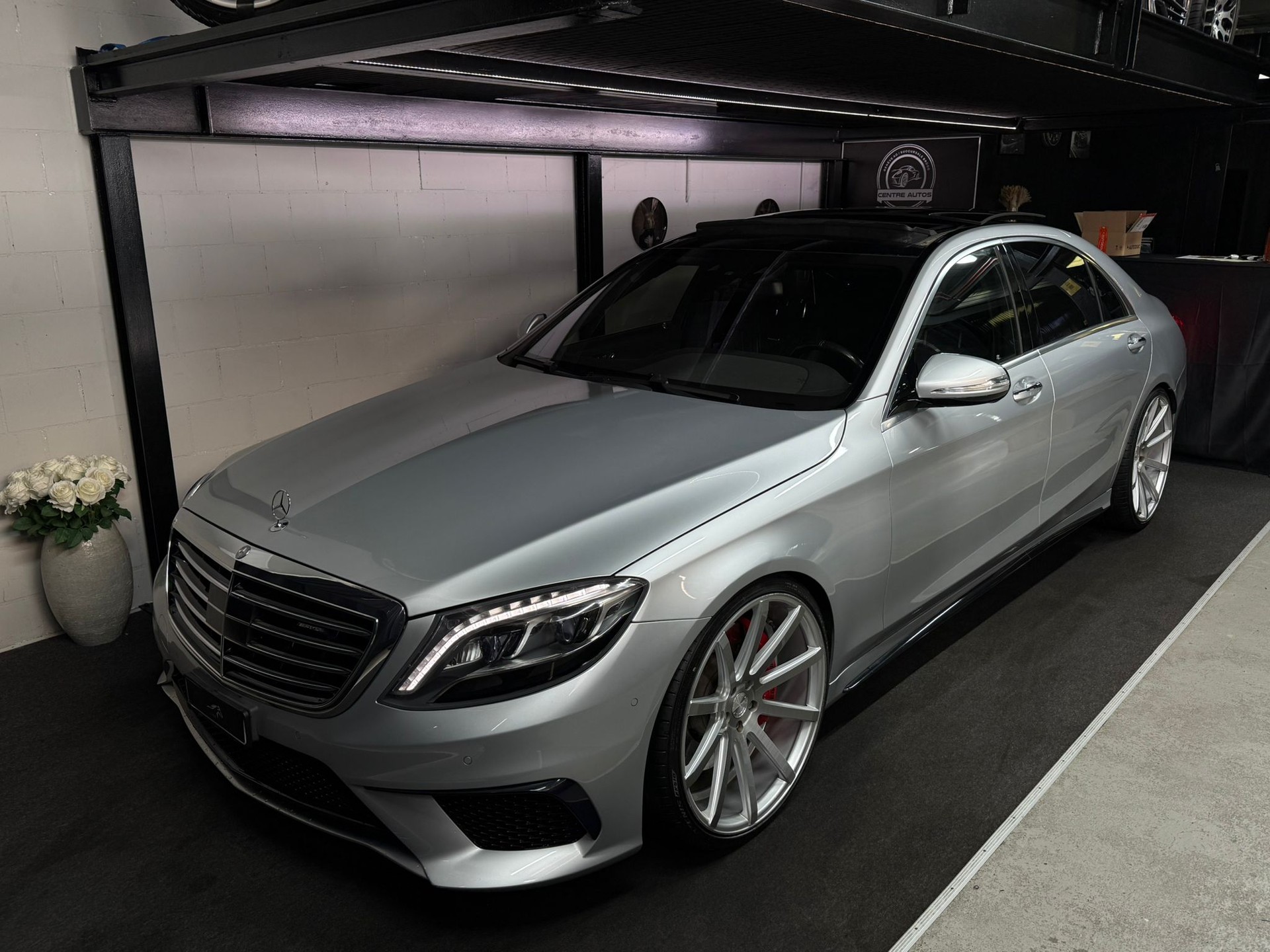 MERCEDES-BENZ S 63 AMG L 4Matic Speedshift MCT / AB MFK / CARBON / PANORAMADACH / BURMESTER / 22’’ Zoll / IWC / Alcantara Dachhimmel-image-1