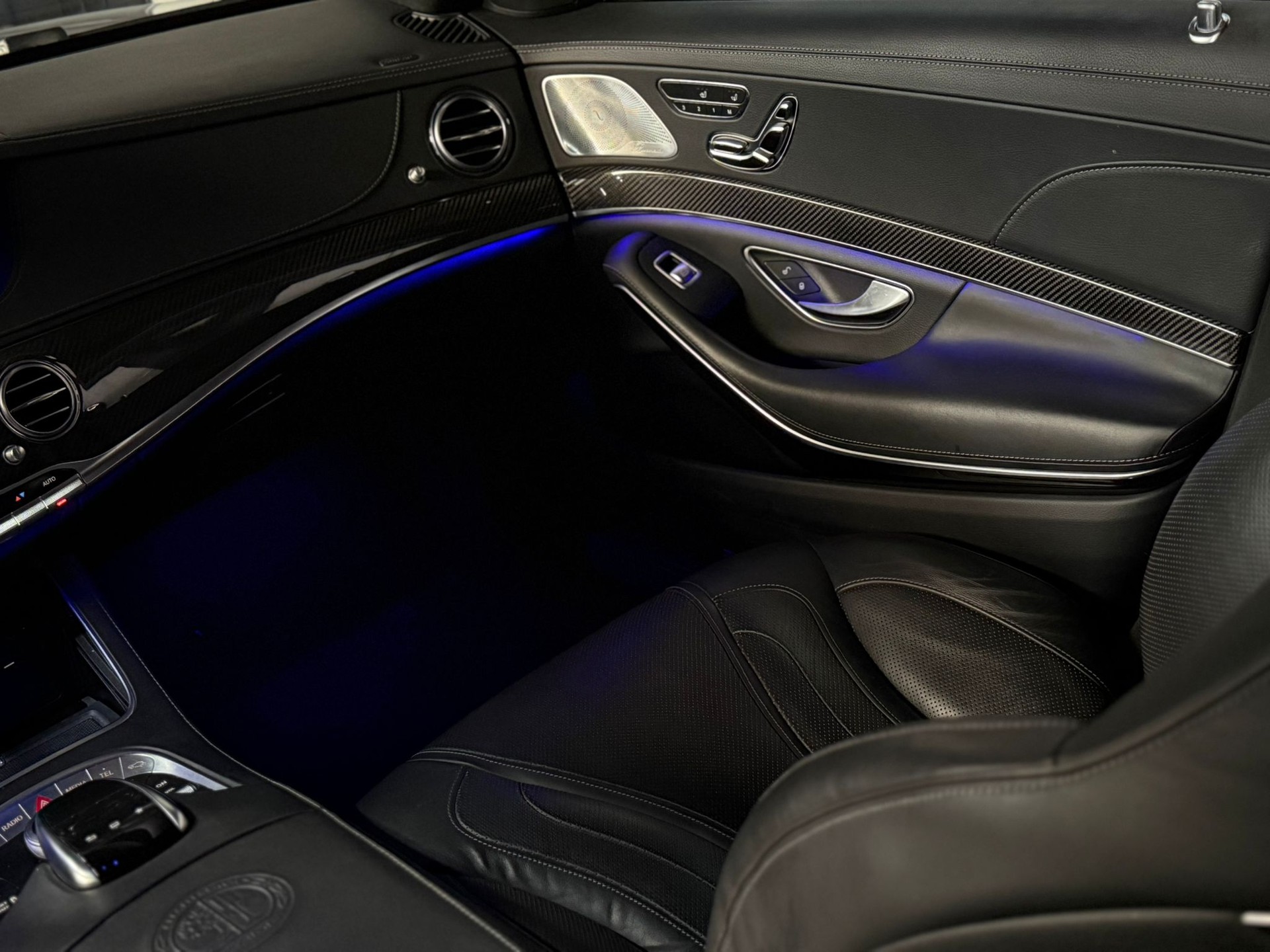 MERCEDES-BENZ S 63 AMG L 4Matic Speedshift MCT / AB MFK / CARBON / PANORAMADACH / BURMESTER / 22’’ Zoll / IWC / Alcantara Dachhimmel-image-17