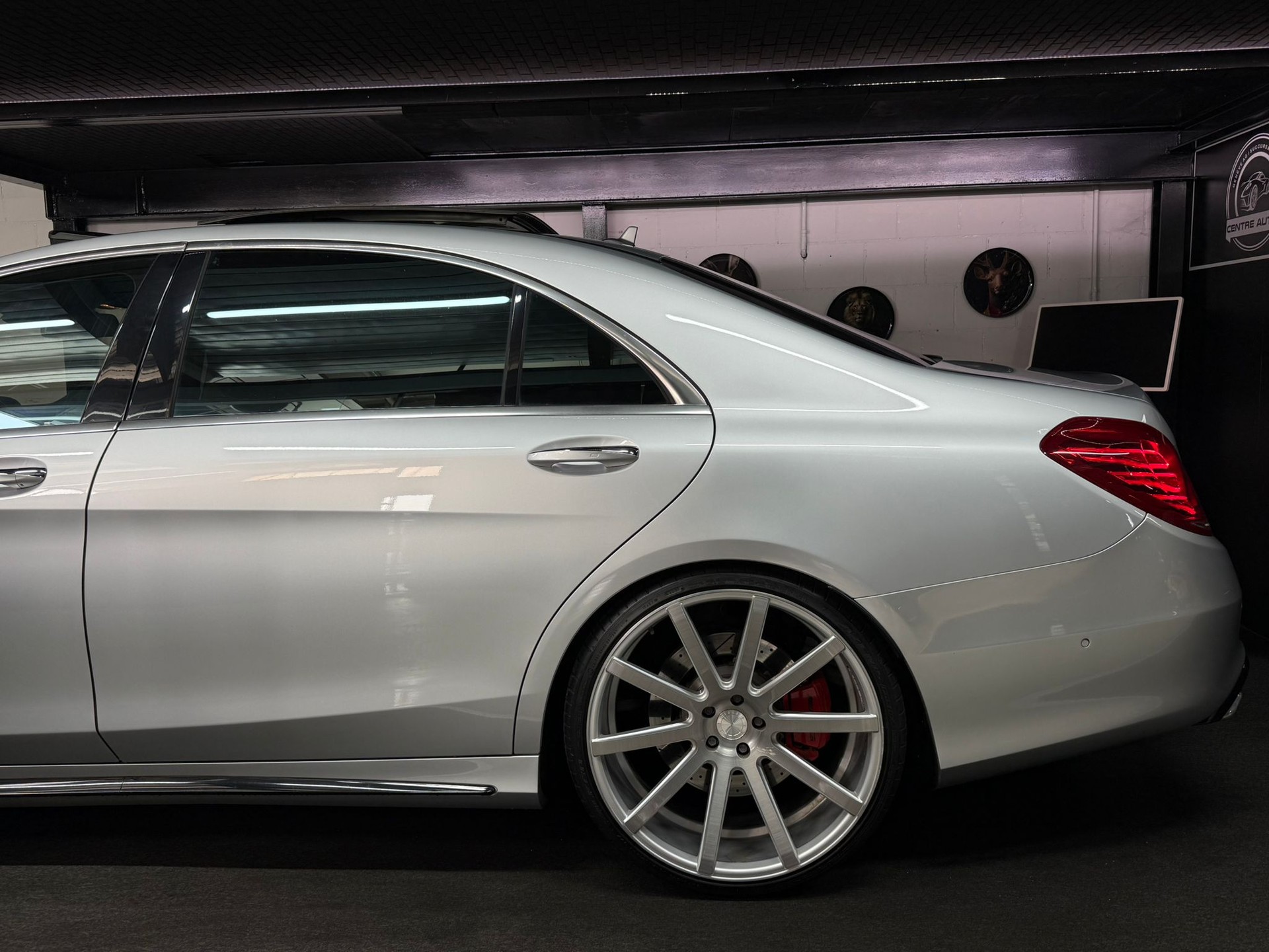 MERCEDES-BENZ S 63 AMG L 4Matic Speedshift MCT / AB MFK / CARBON / PANORAMADACH / BURMESTER / 22’’ Zoll / IWC / Alcantara Dachhimmel-image-9