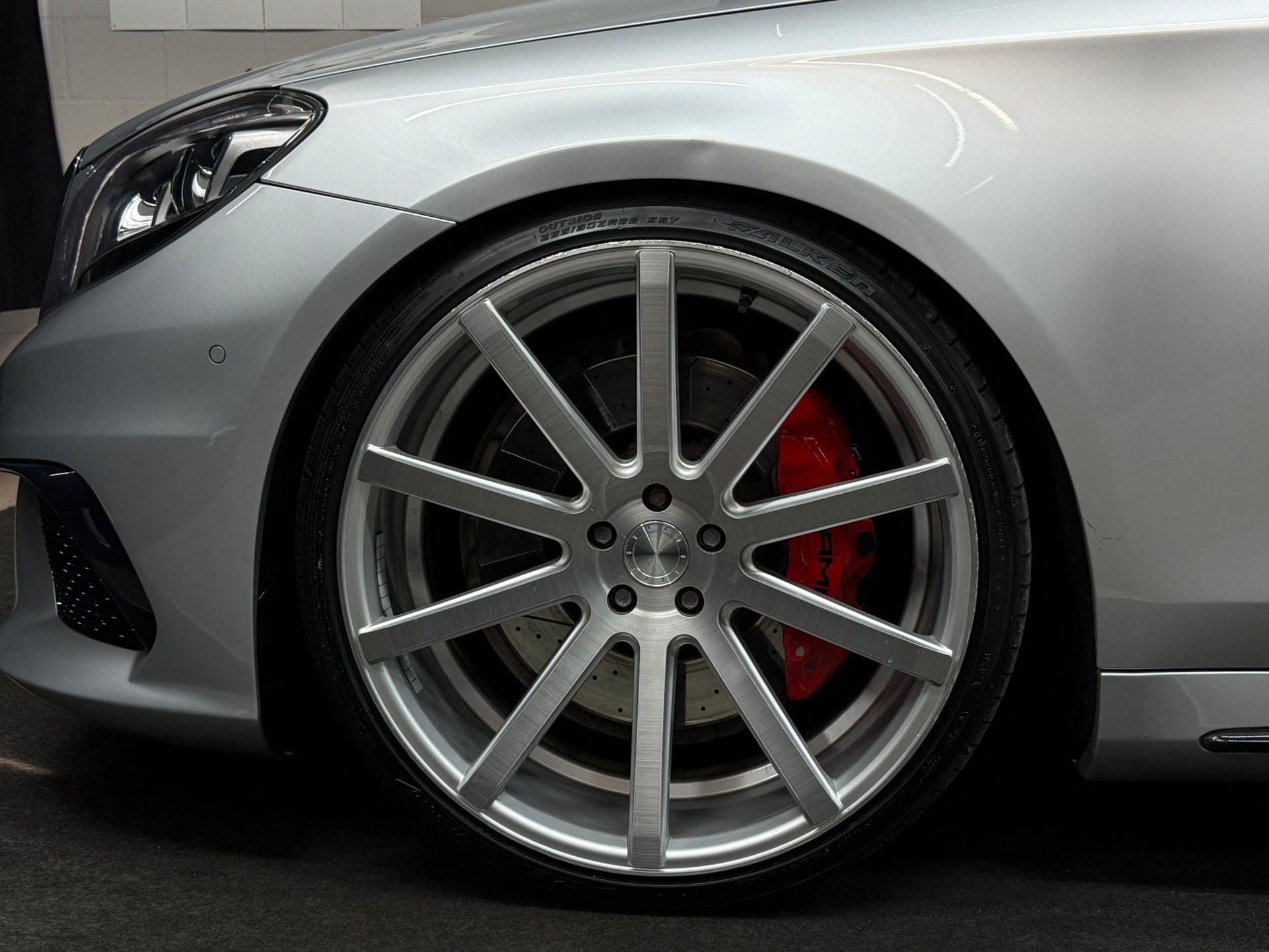 MERCEDES-BENZ S 63 AMG L 4Matic Speedshift MCT / AB MFK / CARBON / PANORAMADACH / BURMESTER / 22’’ Zoll / IWC / Alcantara Dachhimmel-image-10