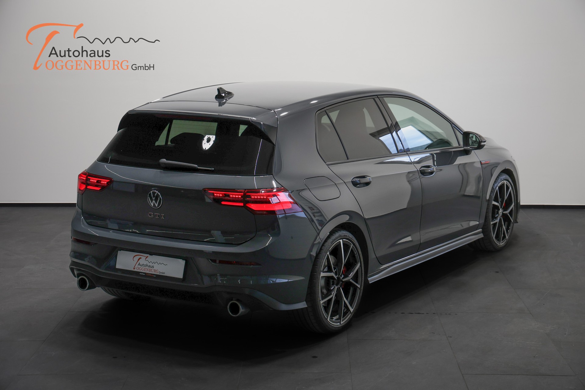 VW Golf 2.0 TSI GTI DSG *CH-Fahrzeug*-image-9