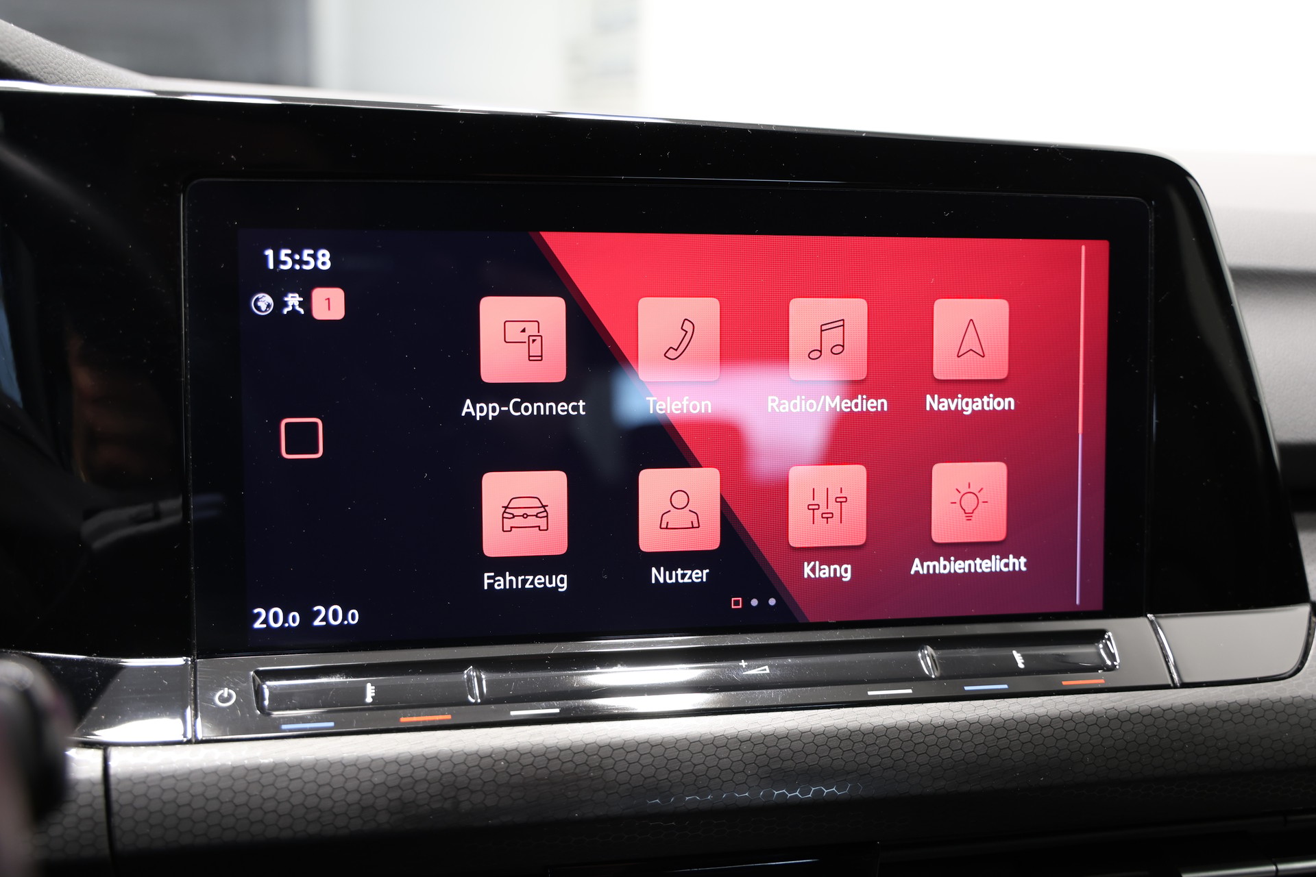VW Golf 2.0 TSI GTI DSG *CH-Fahrzeug*-image-28