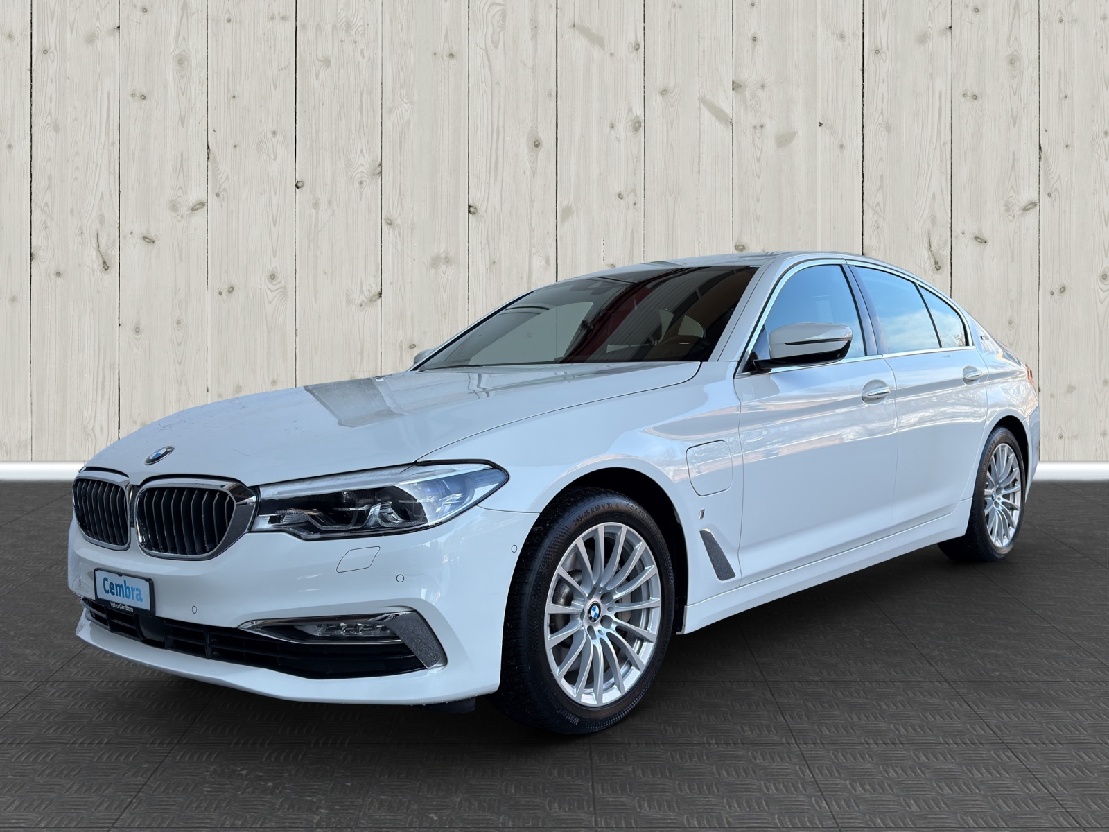 BMW 530e iPerformance Luxury Line Steptronic-image-2