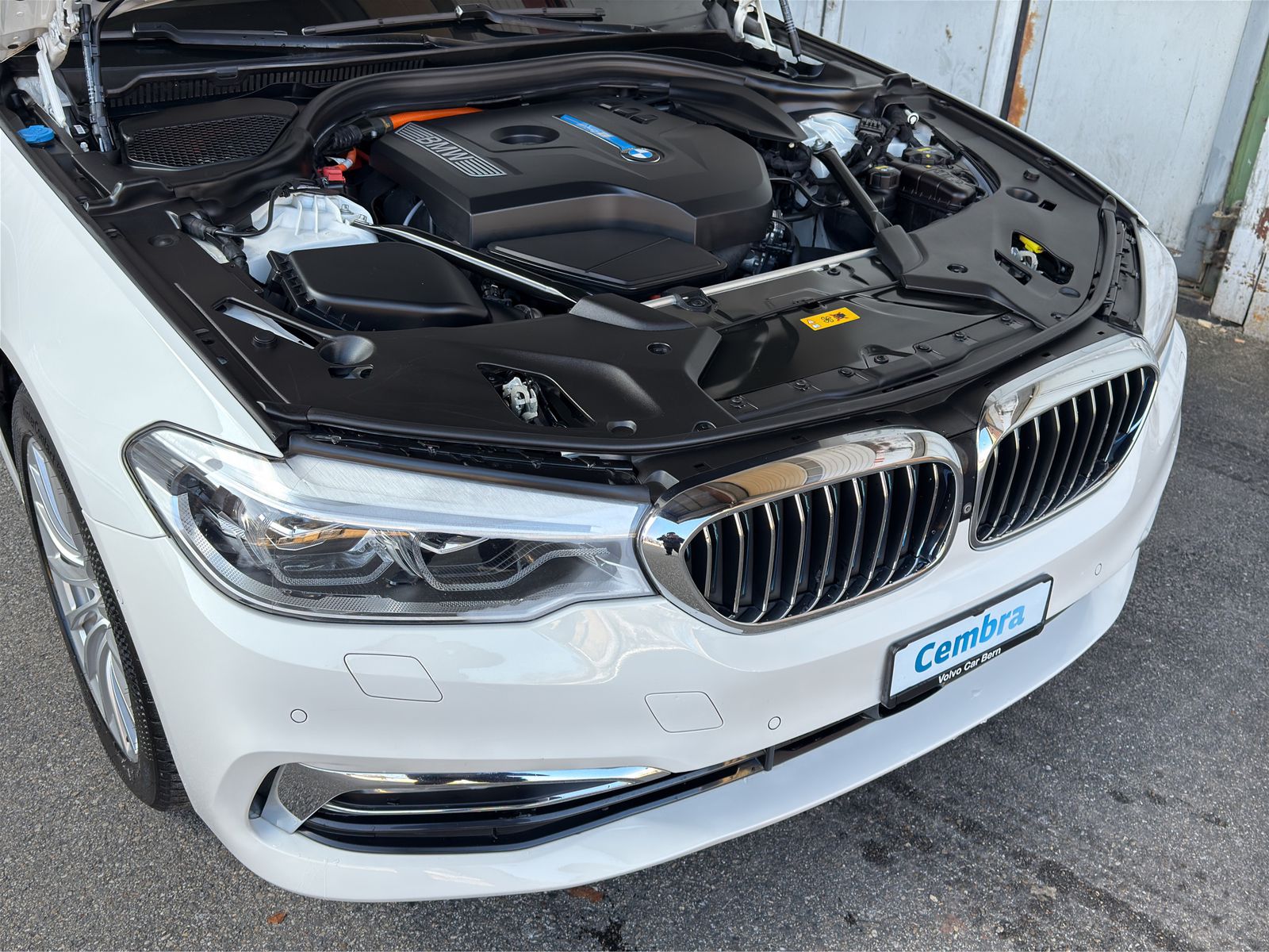BMW 530e iPerformance Luxury Line Steptronic-image-15