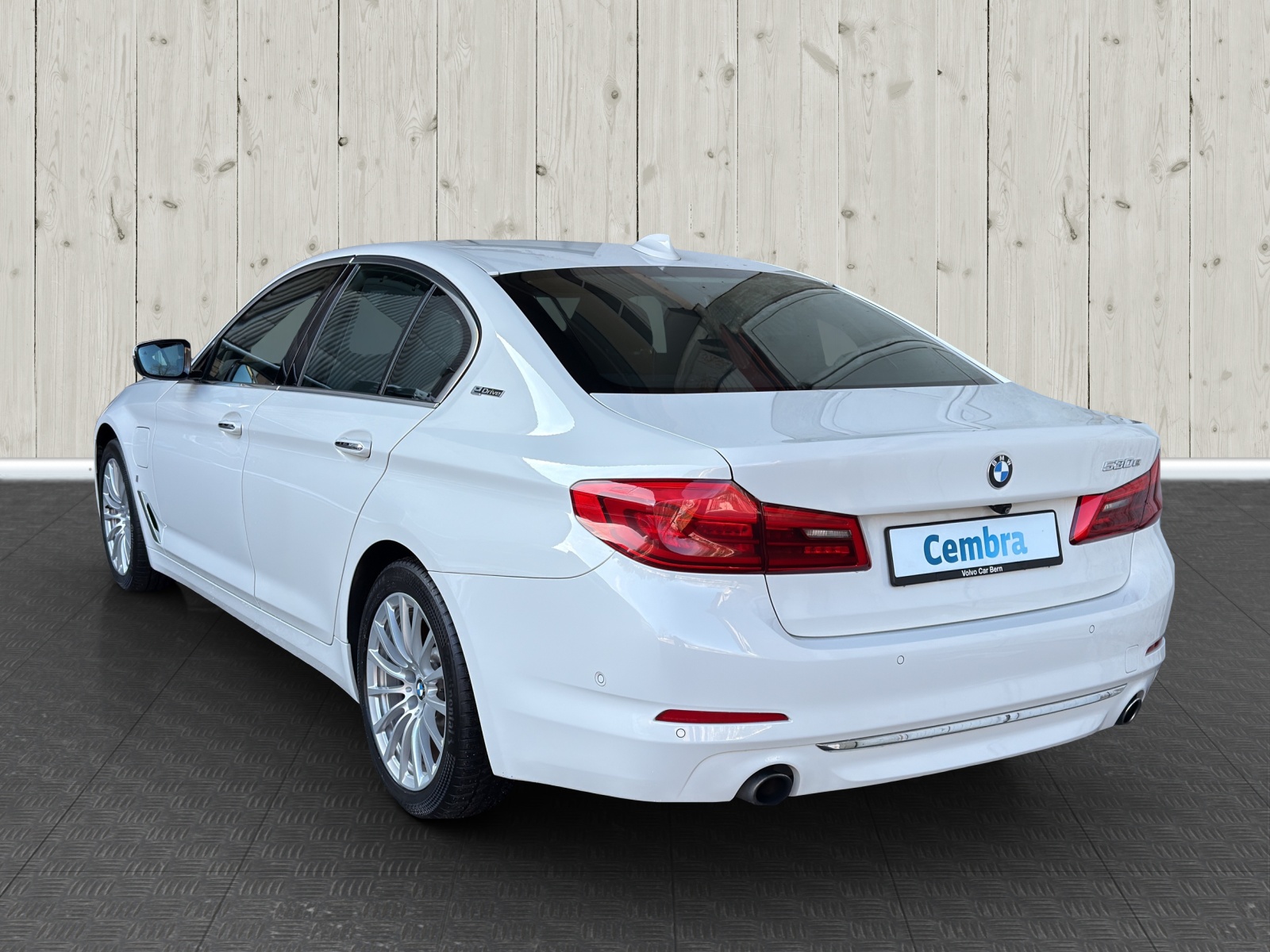 BMW 530e iPerformance Luxury Line Steptronic-image-4