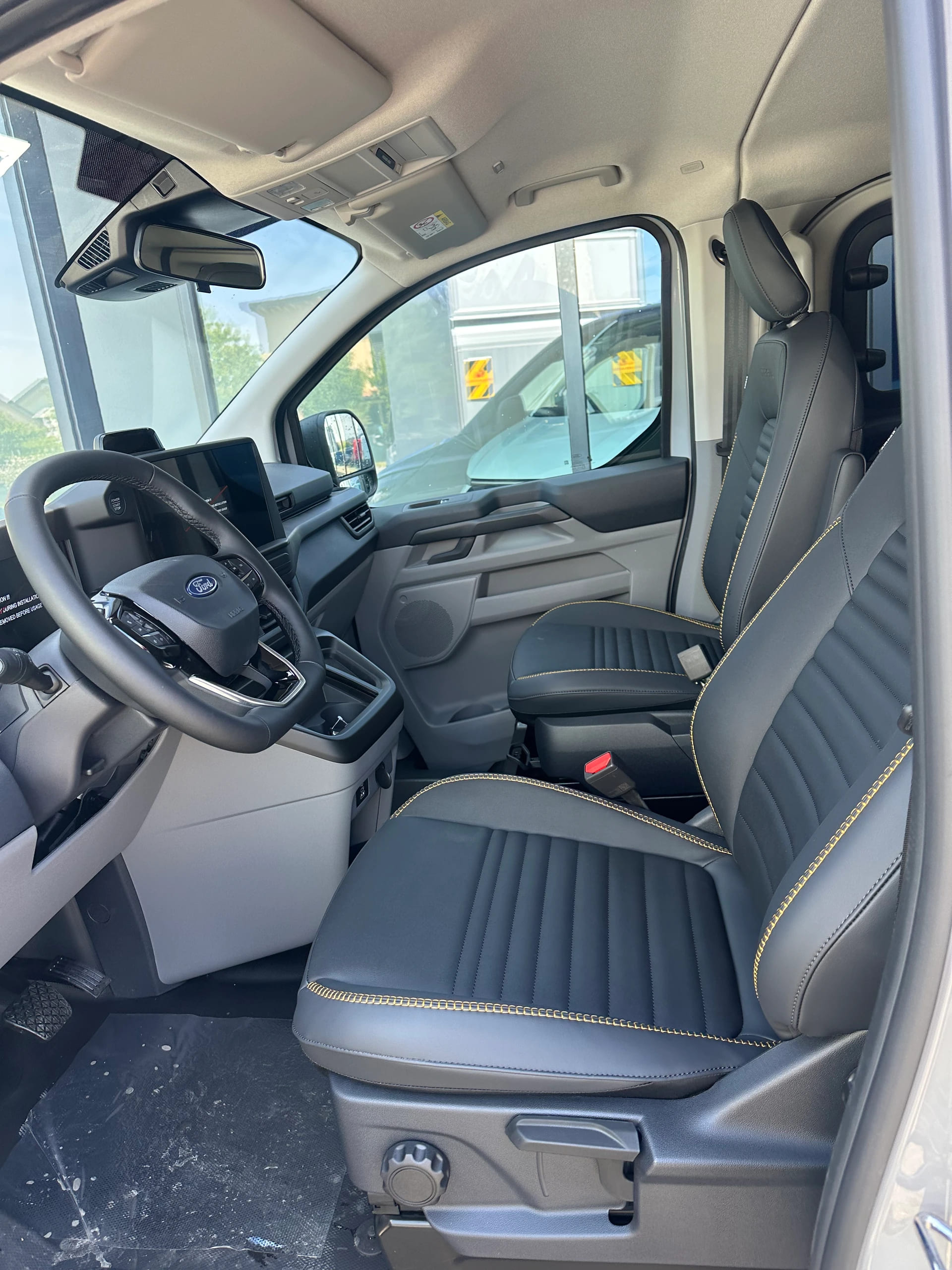 FORD Transit C combi 320 L1 2.0 Eco Trail/170CV/Aut.4x4-image-10