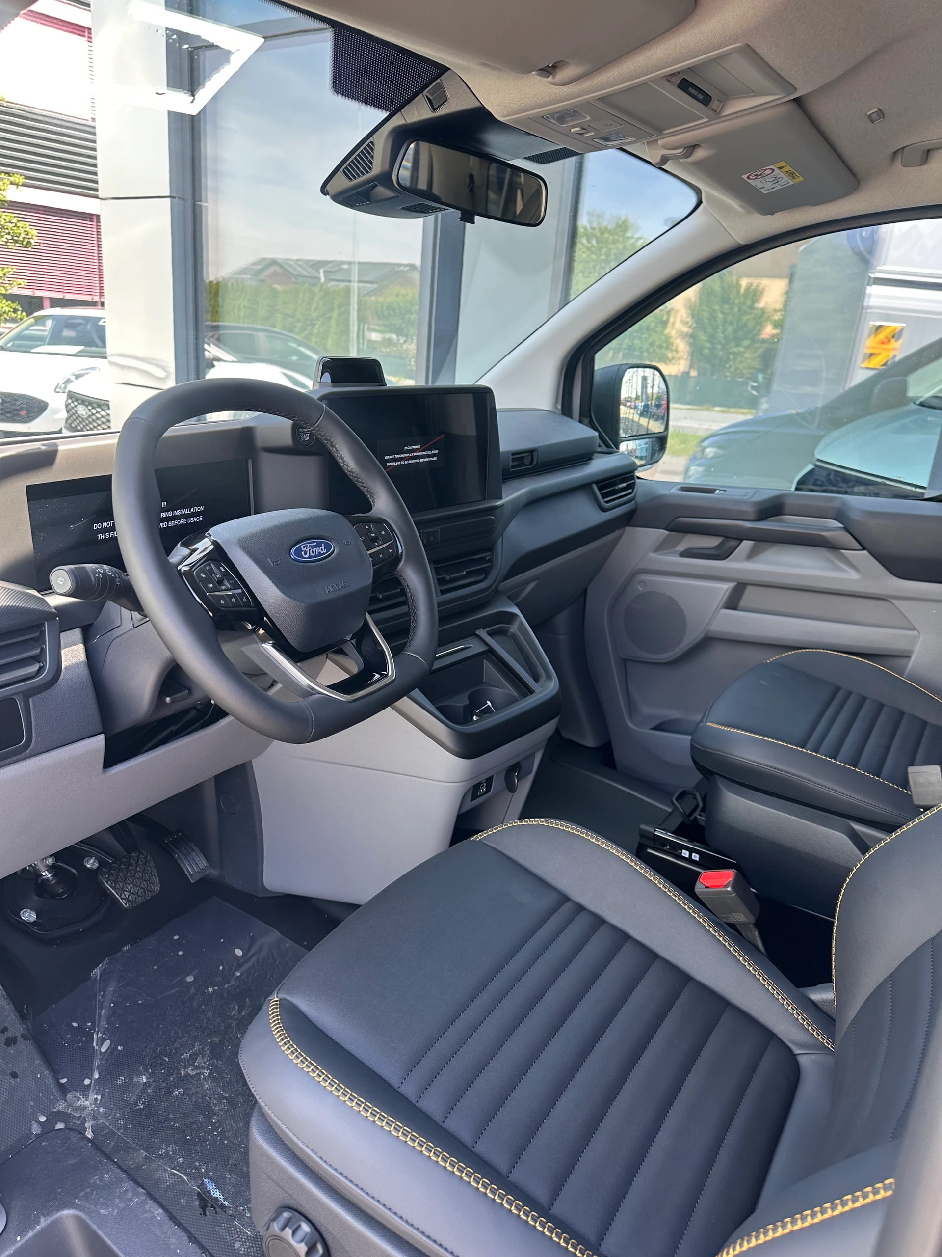 FORD Transit C combi 320 L1 2.0 Eco Trail/170CV/Aut.4x4-image-9