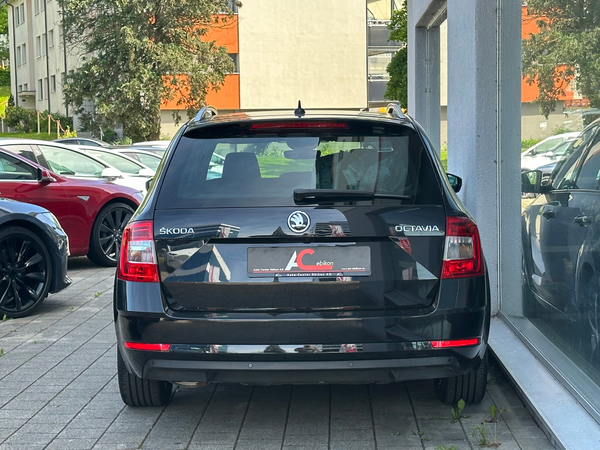 SKODA Octavia Combi 1.5 TSI Ambition DSG-showroom-element-3