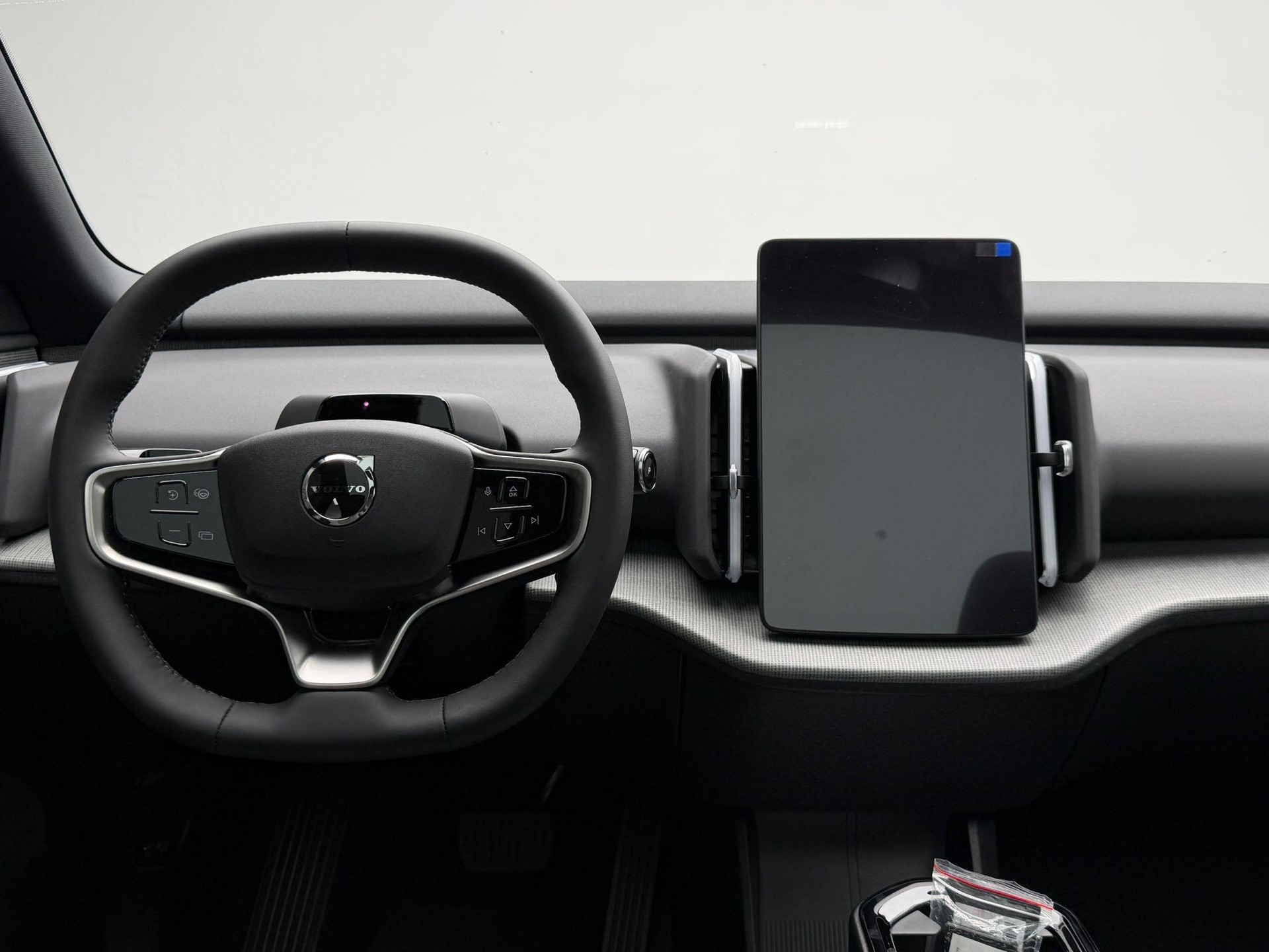 VOLVO EX30 CC E60 Twin Performance AWD-image-8