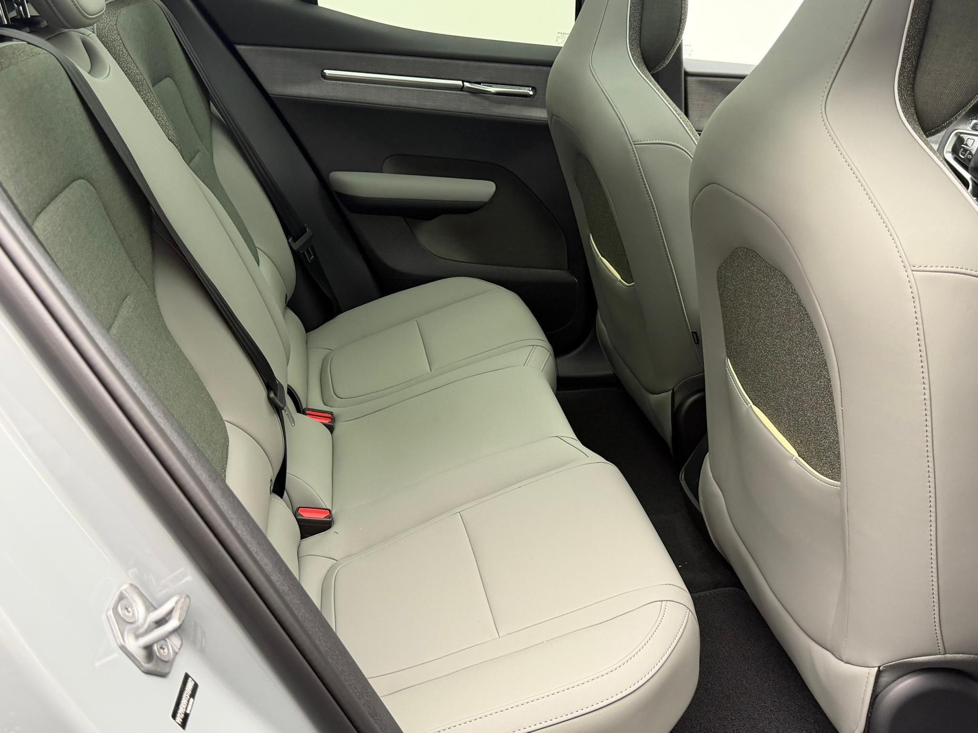 VOLVO EX30 CC E60 Twin Performance AWD-image-10