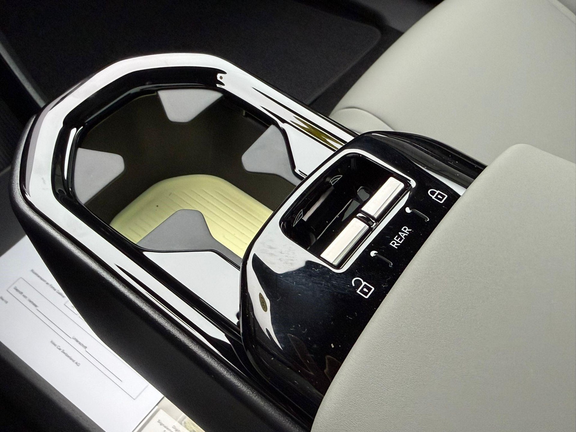 VOLVO EX30 CC E60 Twin Performance AWD-image-11