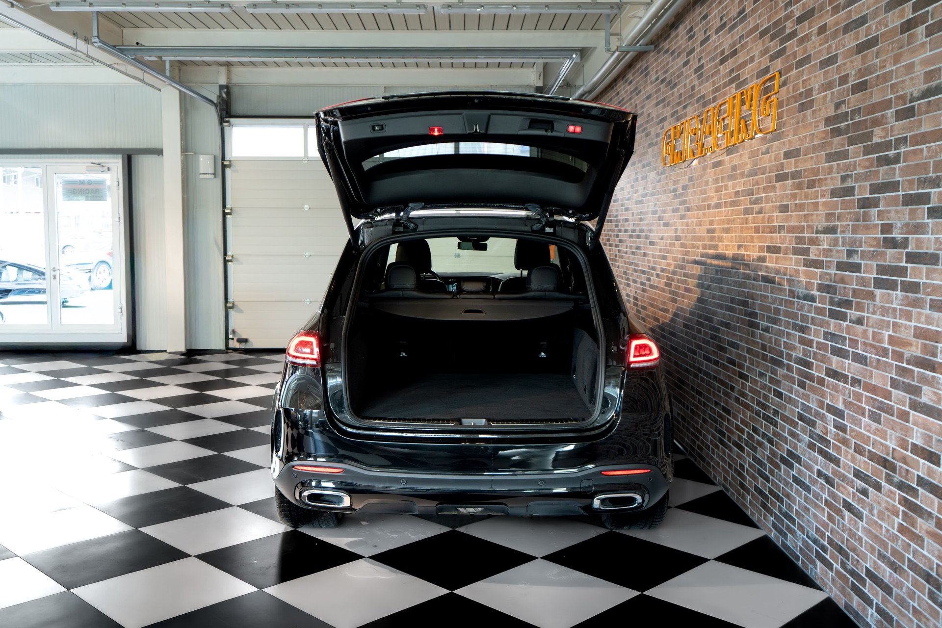MERCEDES-BENZ GLE 350 e 4Matic 9G-Tronic-image-3