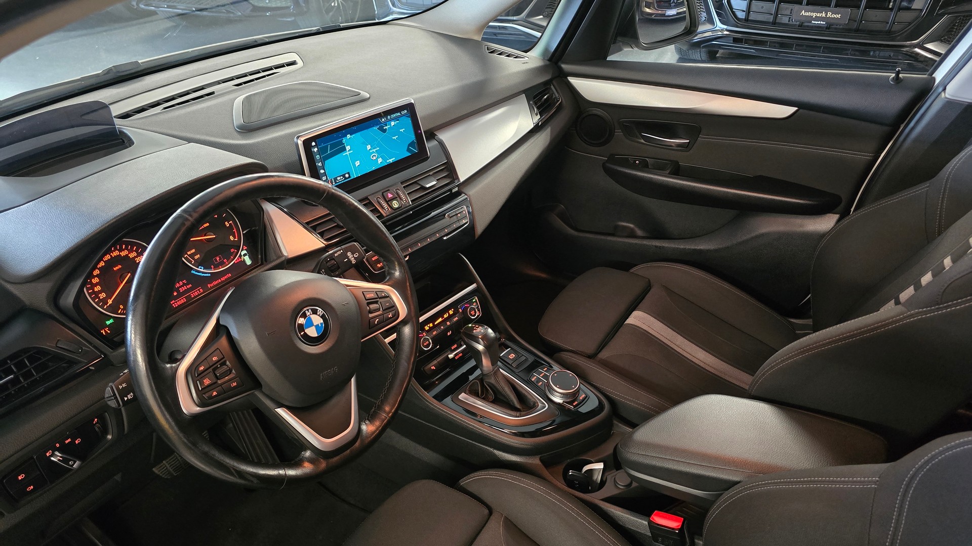 BMW 218d xDrive Gran Tourer Luxury Line Steptronic-image-13