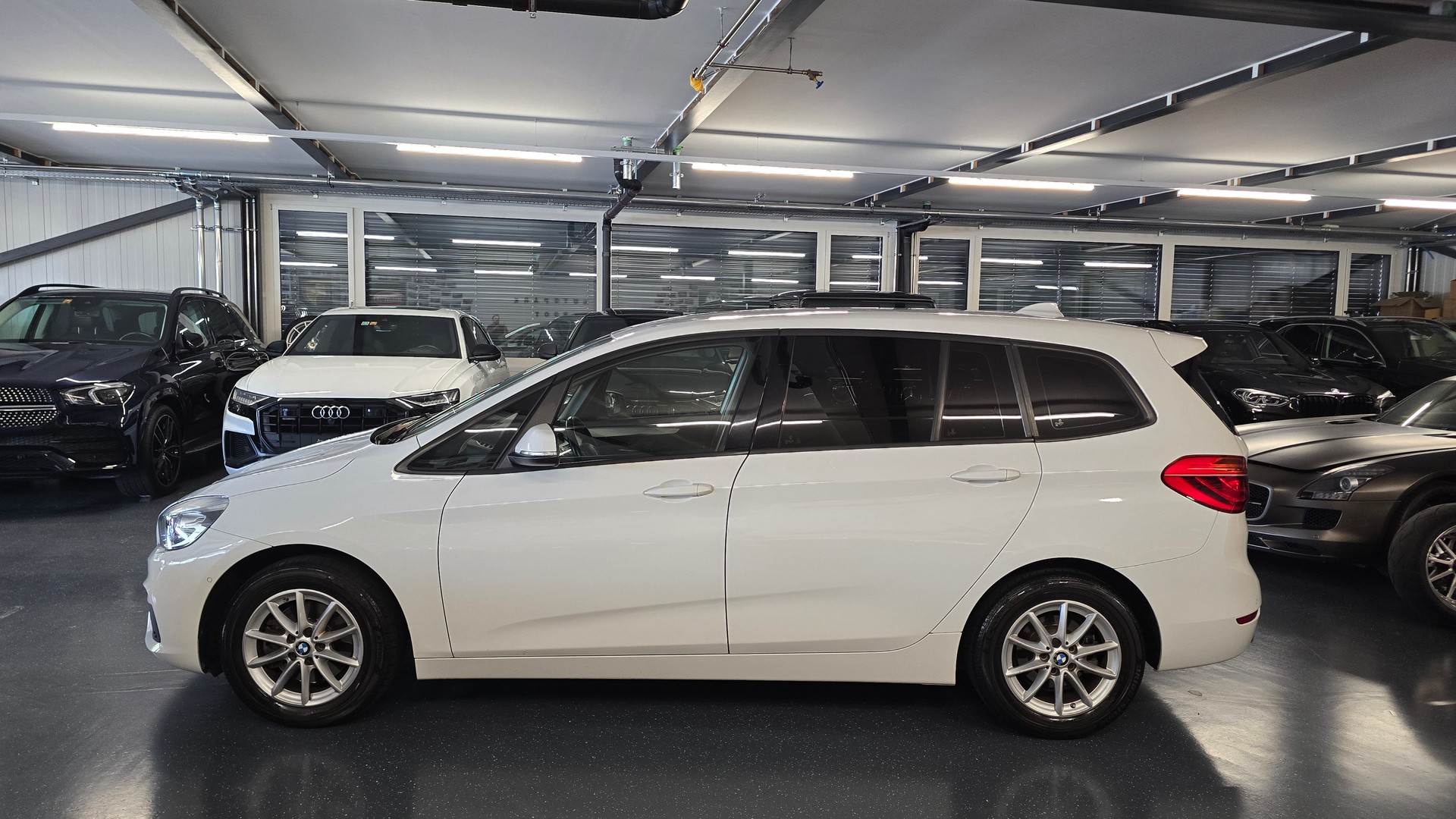 BMW 218d xDrive Gran Tourer Luxury Line Steptronic-image-8