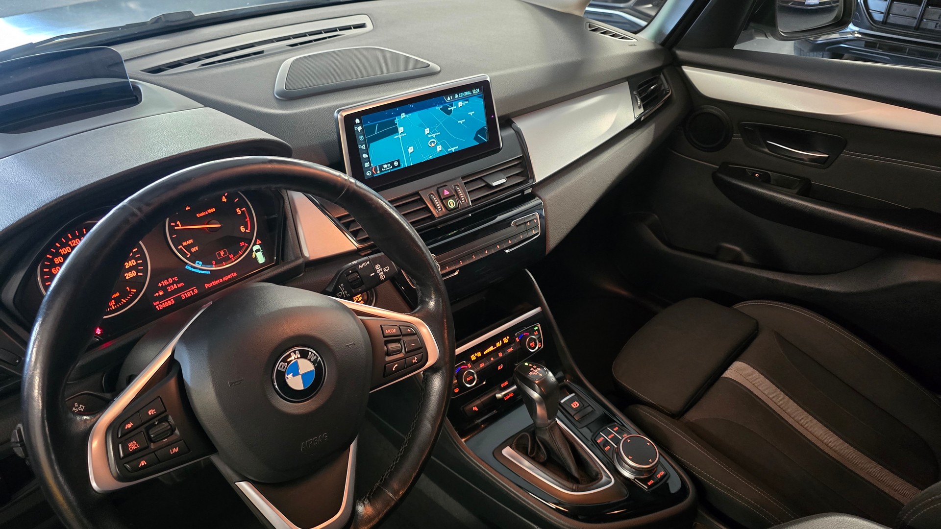 BMW 218d xDrive Gran Tourer Luxury Line Steptronic-image-19