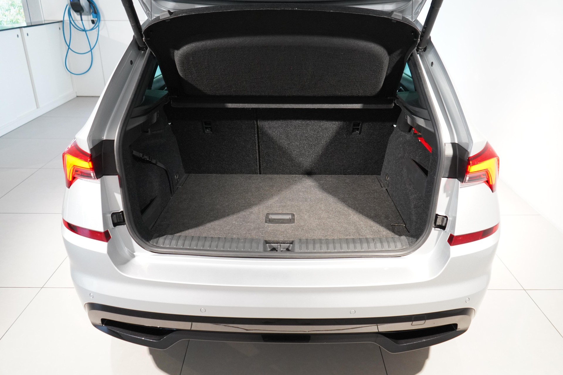 SKODA Kamiq 1.0 TSI Monte Carlo DSG-image-4