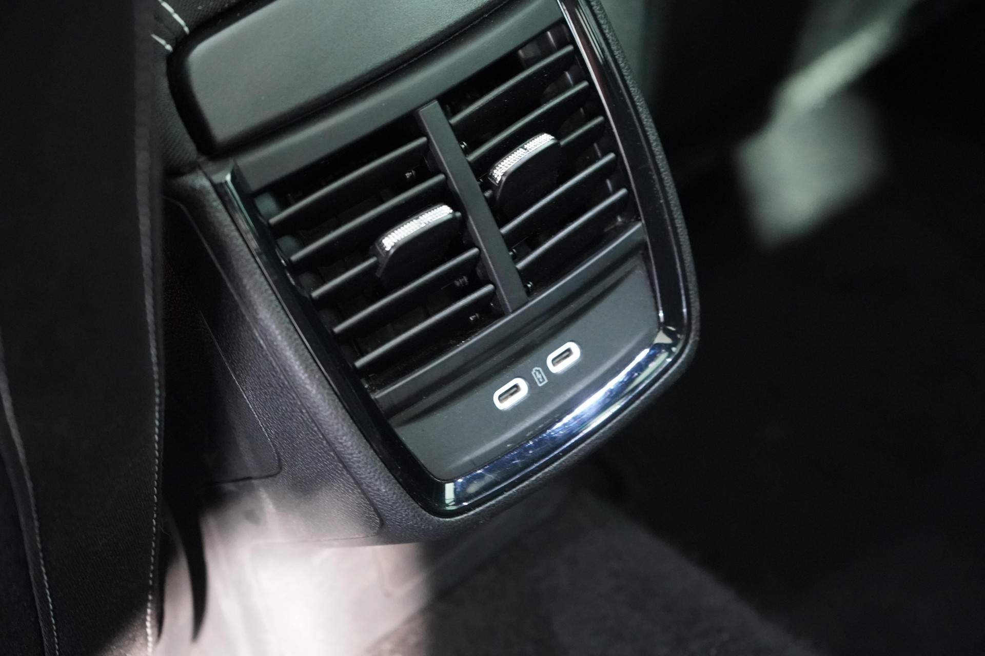 SKODA Kamiq 1.0 TSI Monte Carlo DSG-image-22