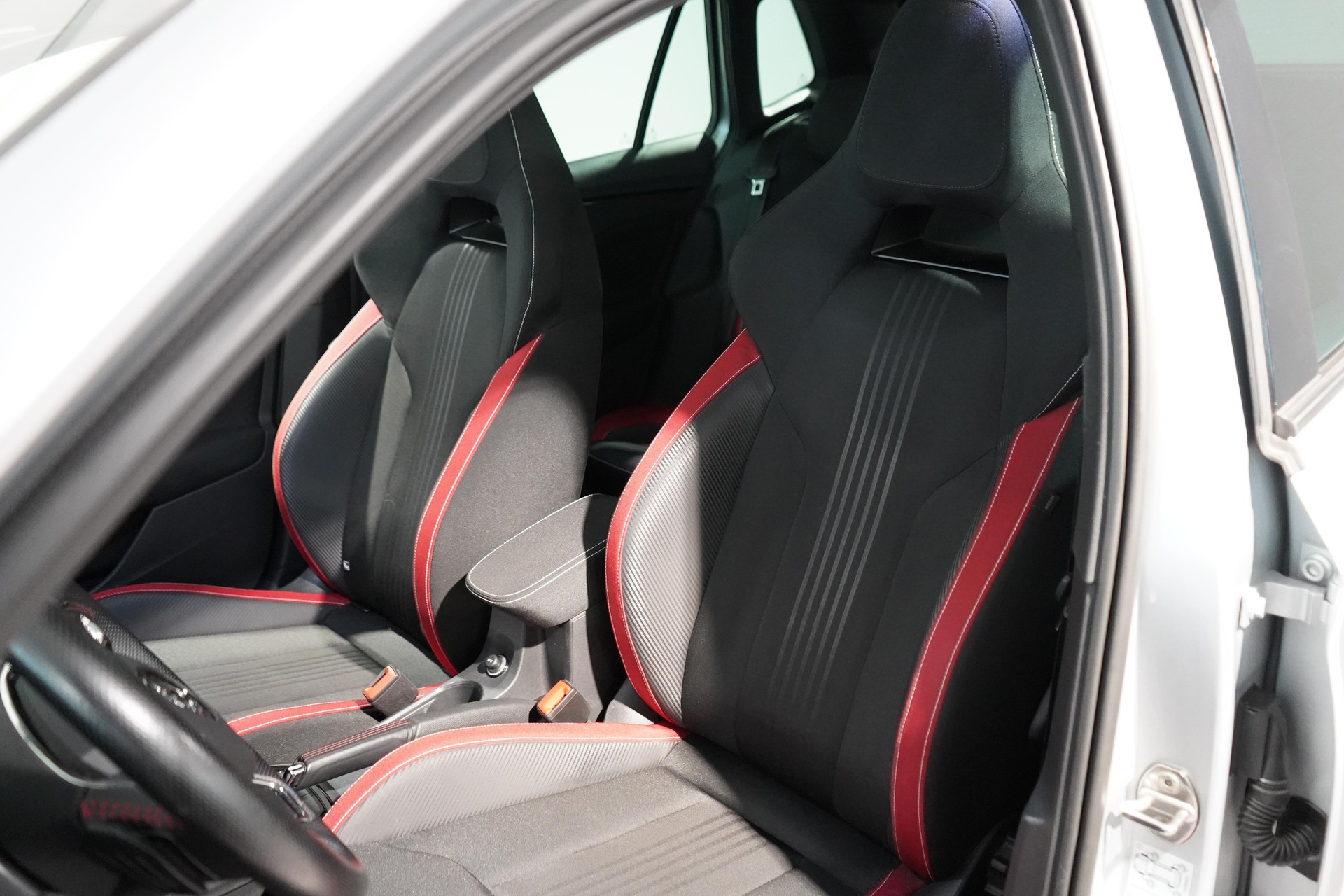 SKODA Kamiq 1.0 TSI Monte Carlo DSG-image-5