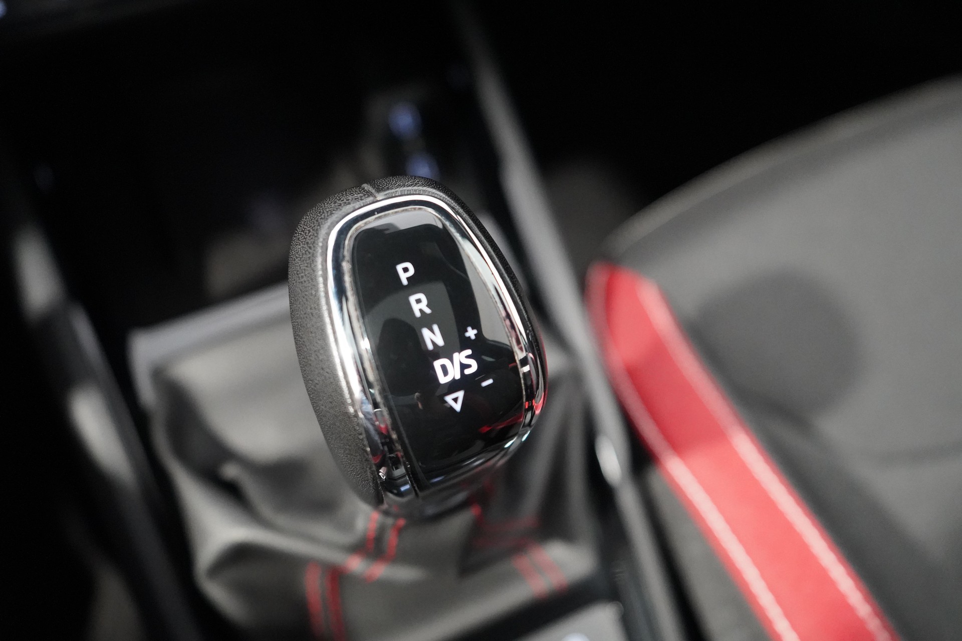 SKODA Kamiq 1.0 TSI Monte Carlo DSG-image-14